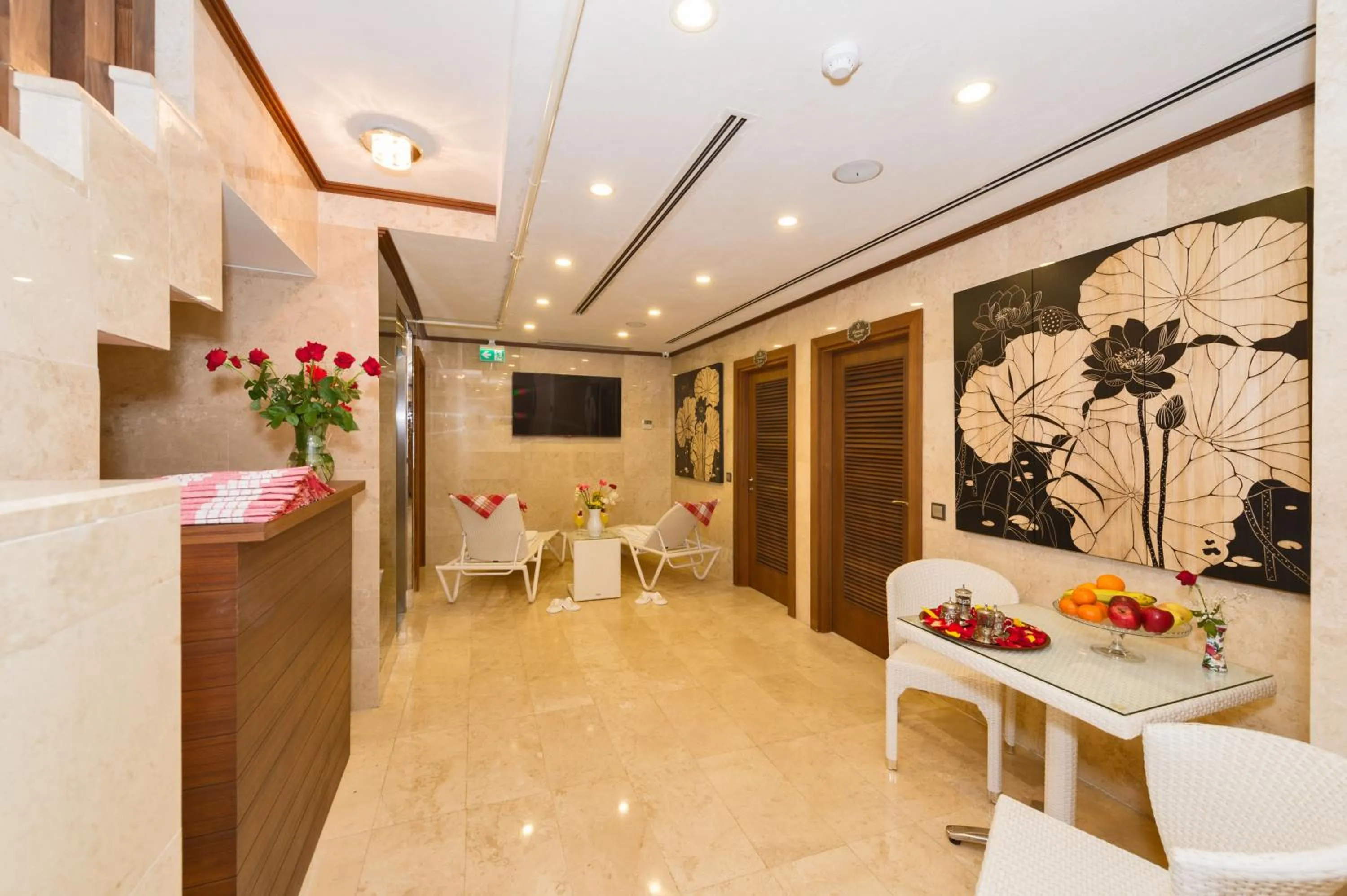 People in Darkmen Hotel 2