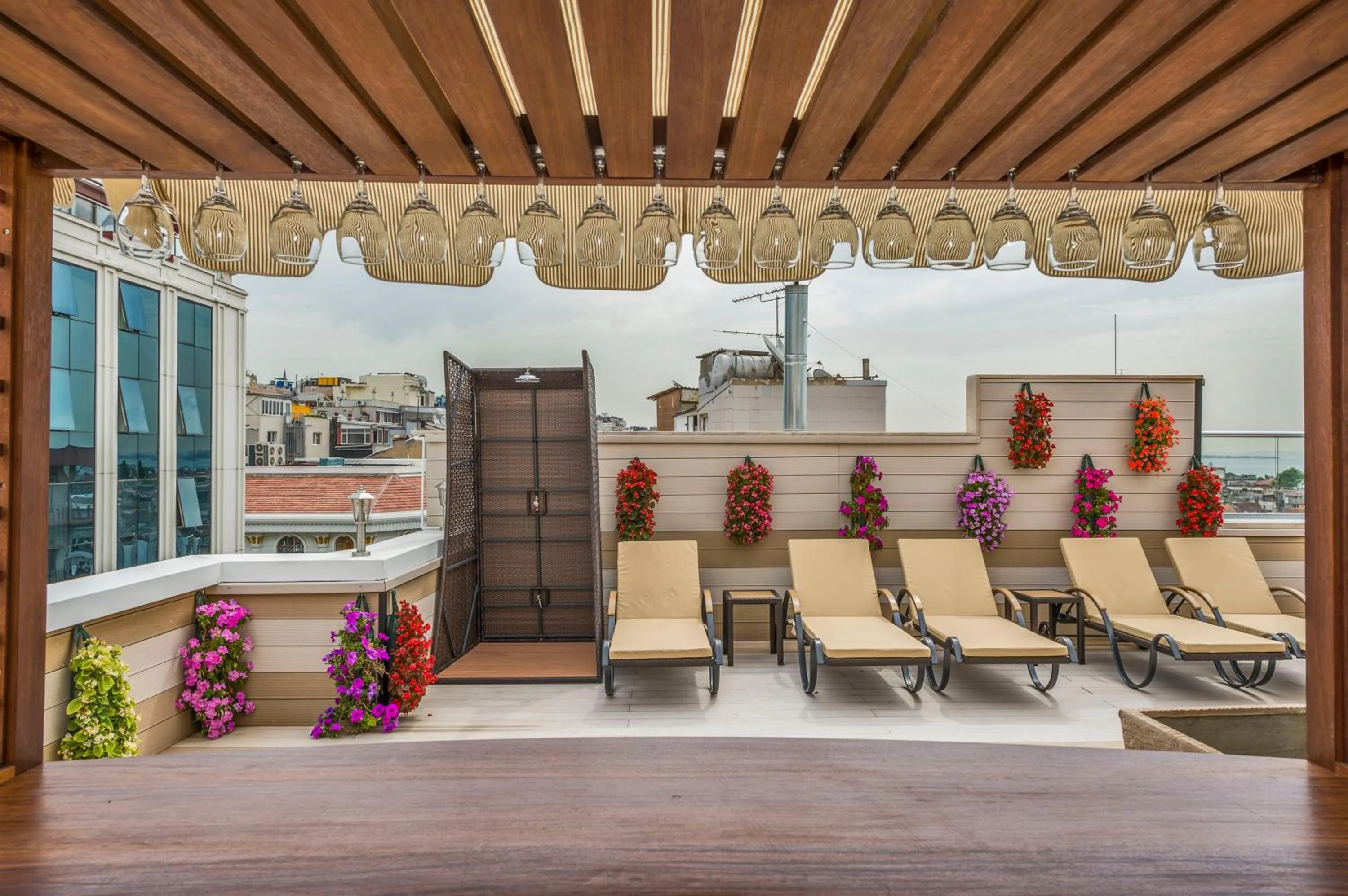 Food close-up in Darkmen Hotel 2