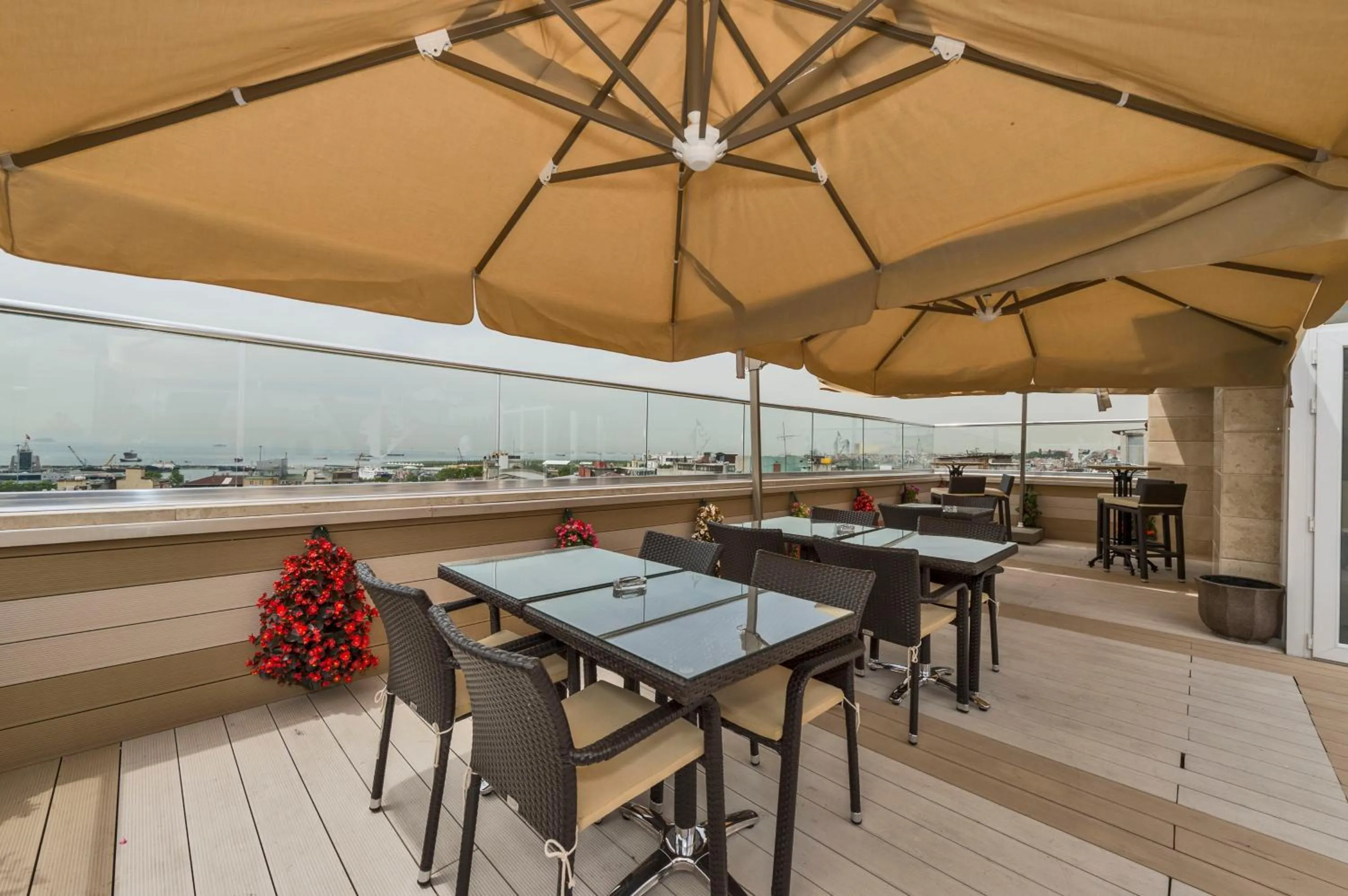 Shower in Darkmen Hotel 2