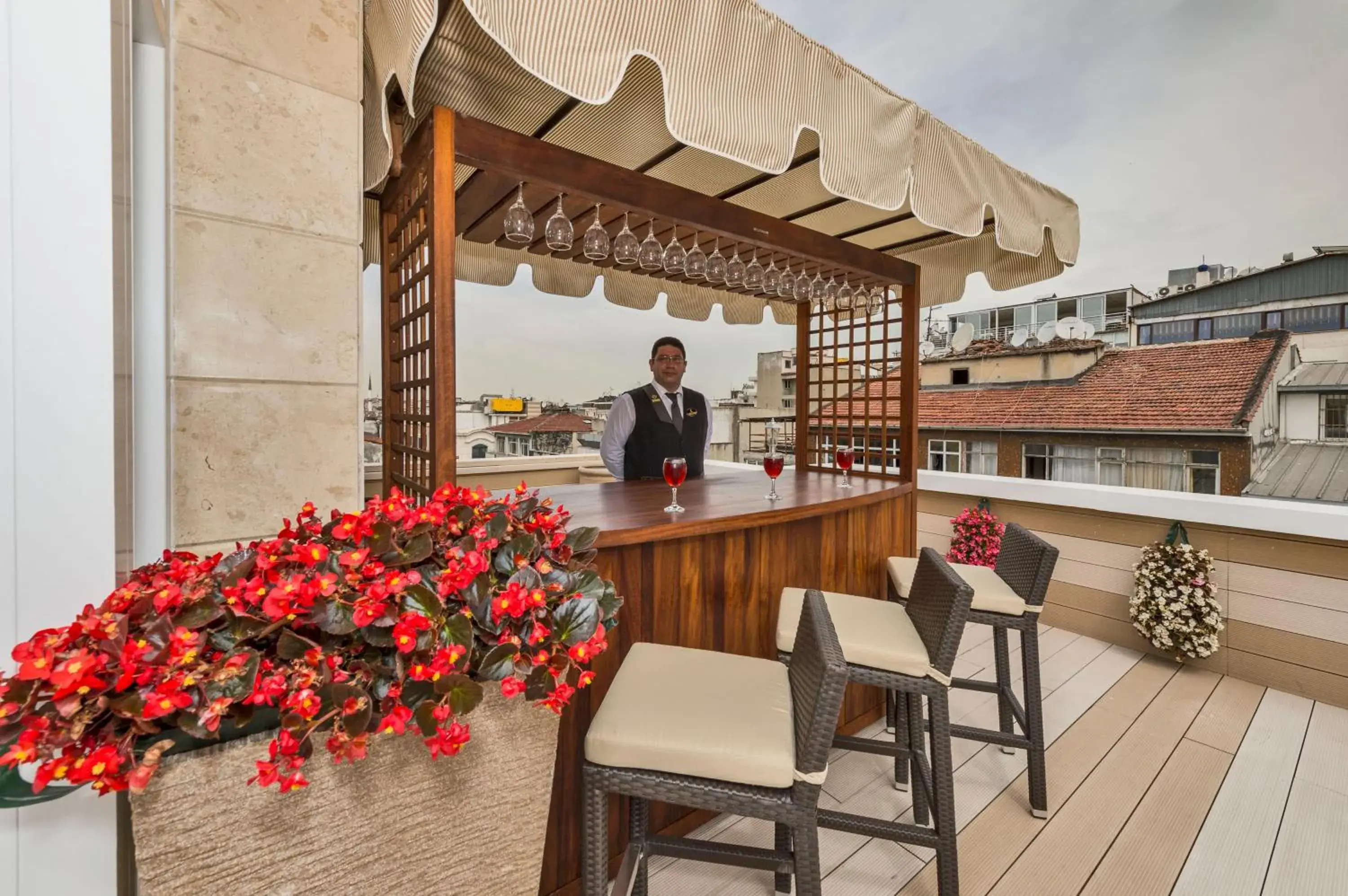 Restaurant/places to eat in Darkmen Hotel 2 Restaurant/places to eat in Darkmen Hotel 2