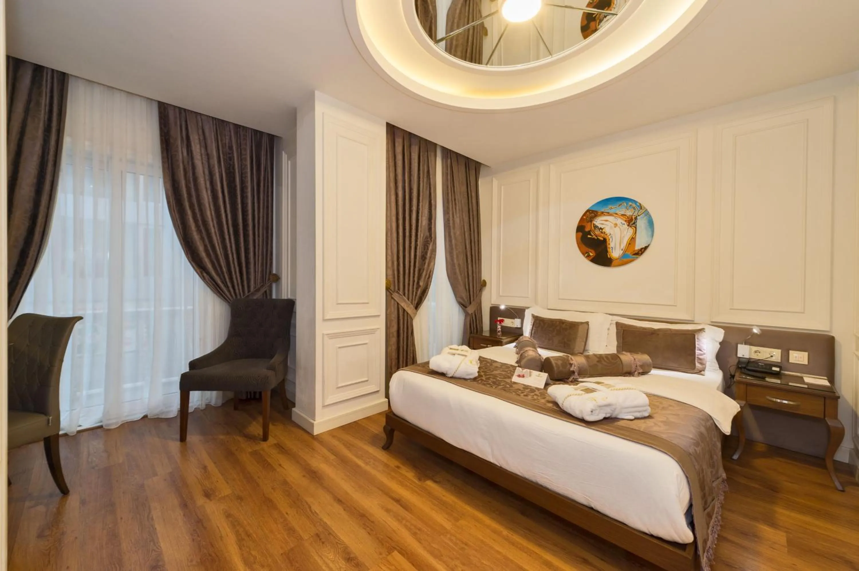 Shower, Bed in Darkmen Hotel 2