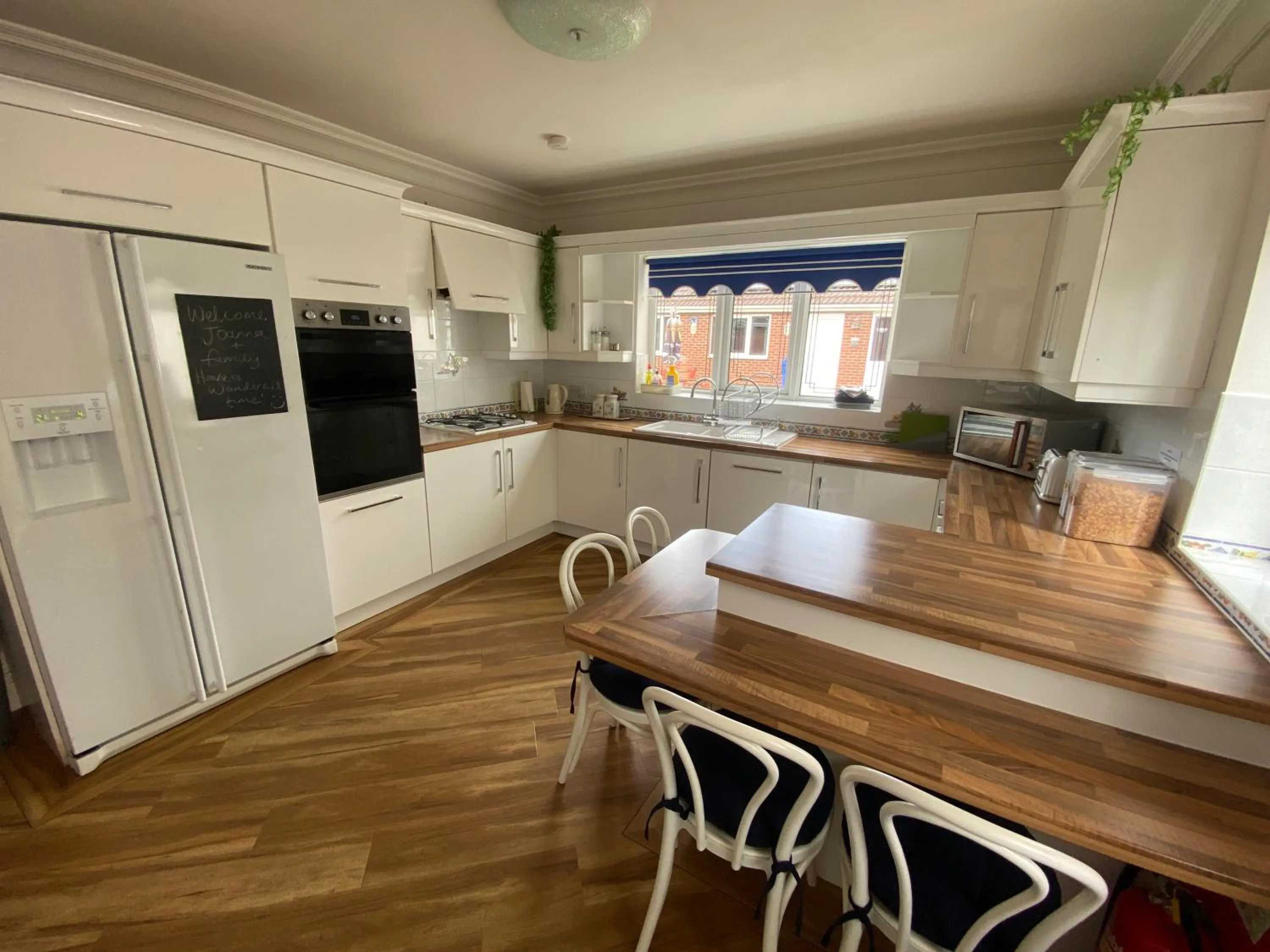 kitchen in Parkside Guest House