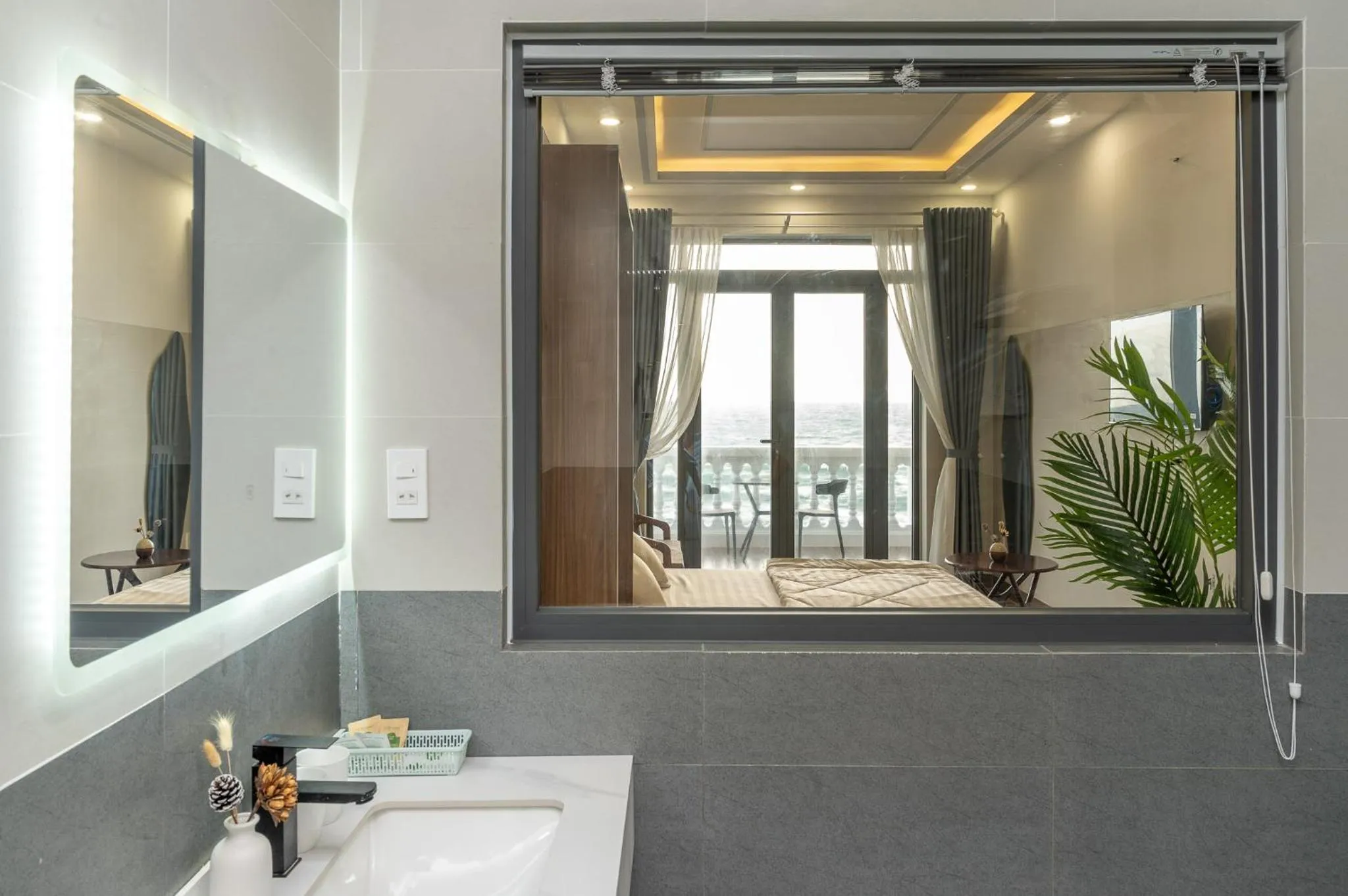 Mien Trung Beach House Phu Quoc