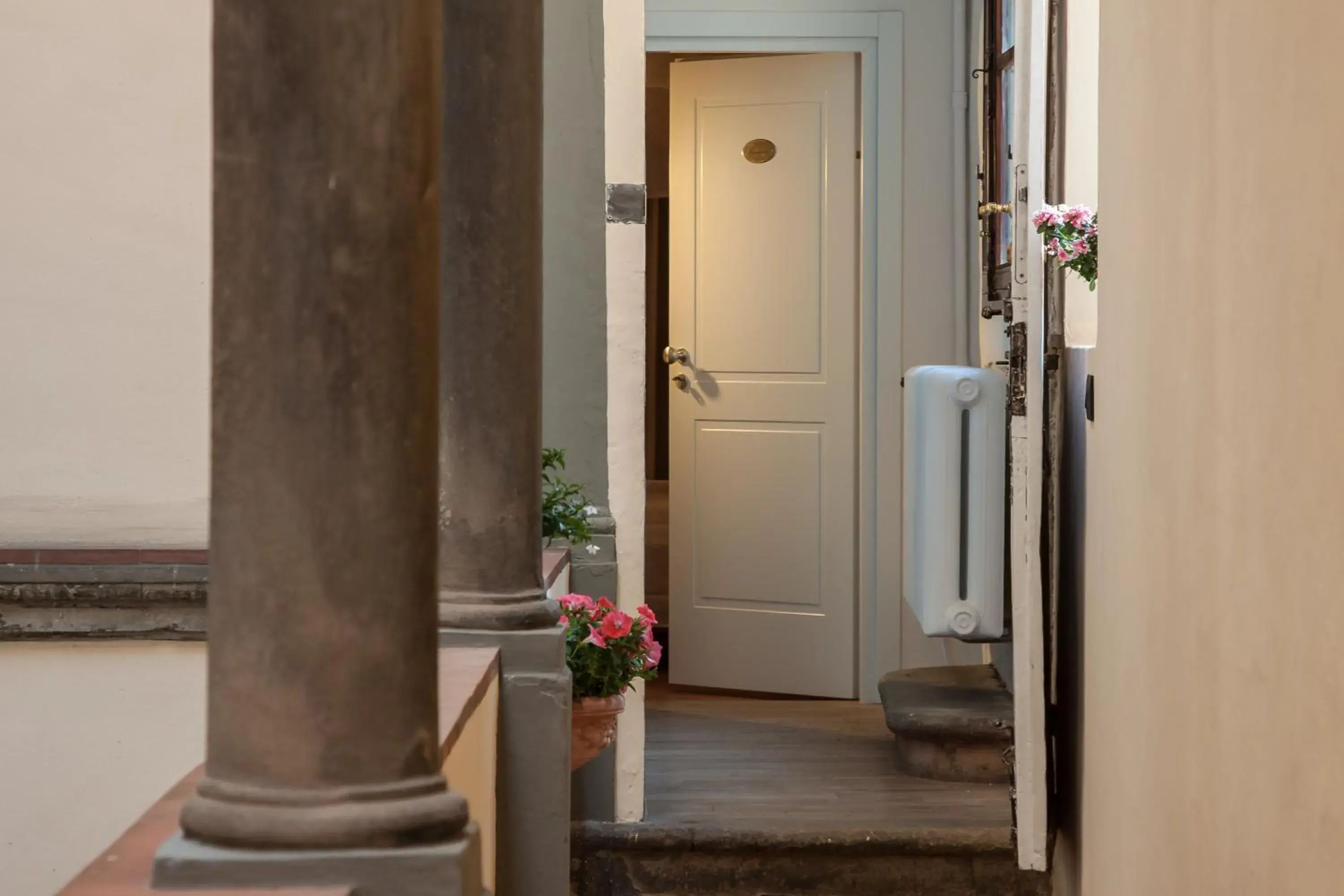 Facade/entrance in Residenza d'epoca Borgo Albizi Facade/entrance in Residenza d'epoca Borgo Albizi