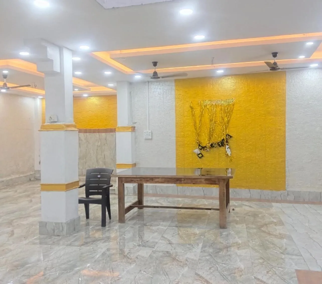 Restaurant/places to eat in Comfi Stay Hotel Bhopal