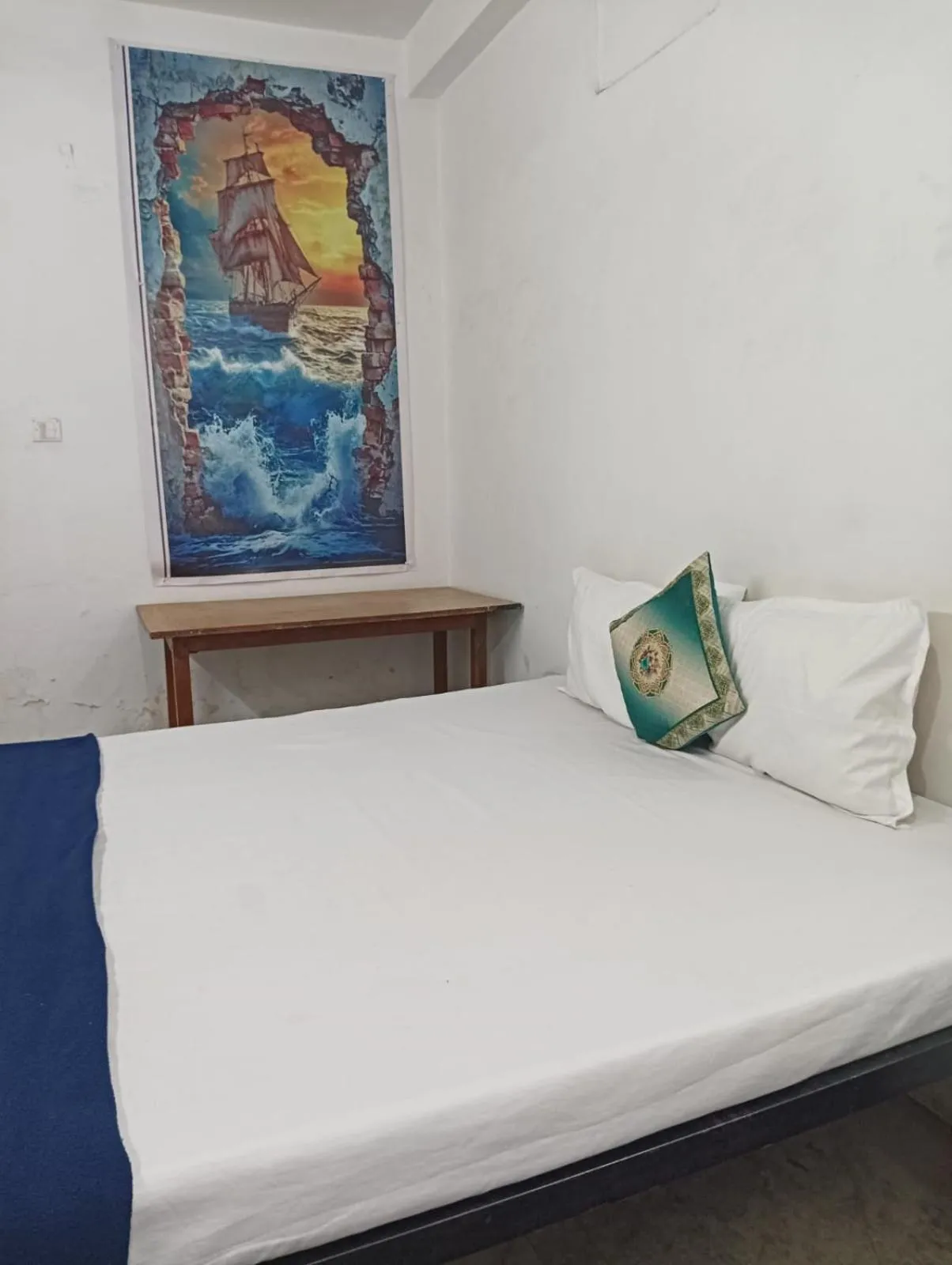 Photo of the whole room, Bed in Comfi Stay Hotel Bhopal