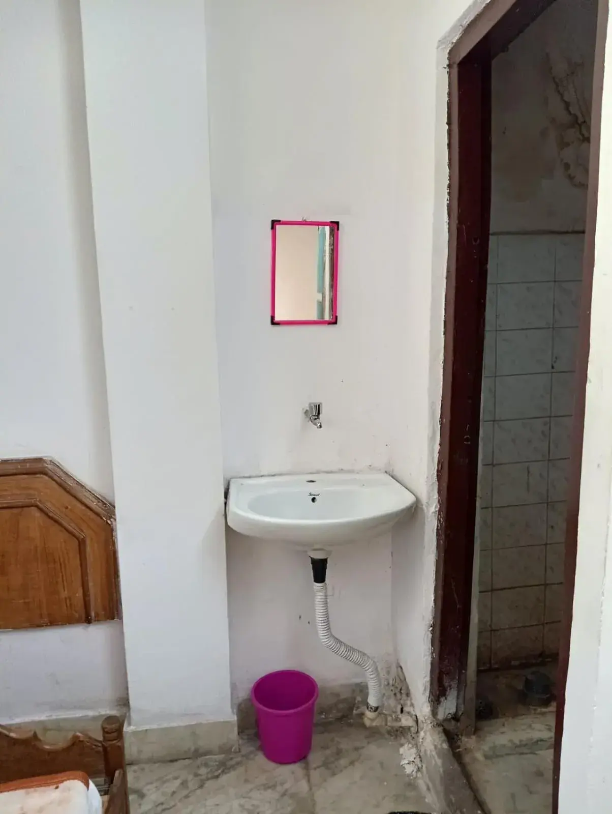 Standard Single Room in Comfi Stay Hotel Bhopal Standard Single Room in Comfi Stay Hotel Bhopal