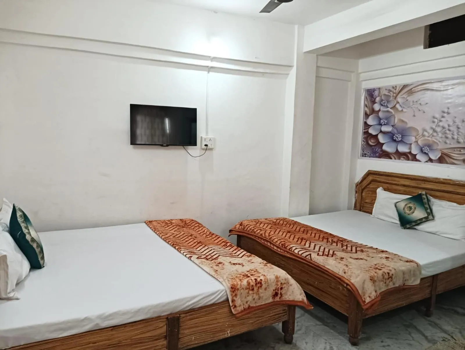 Bed in Comfi Stay Hotel Bhopal