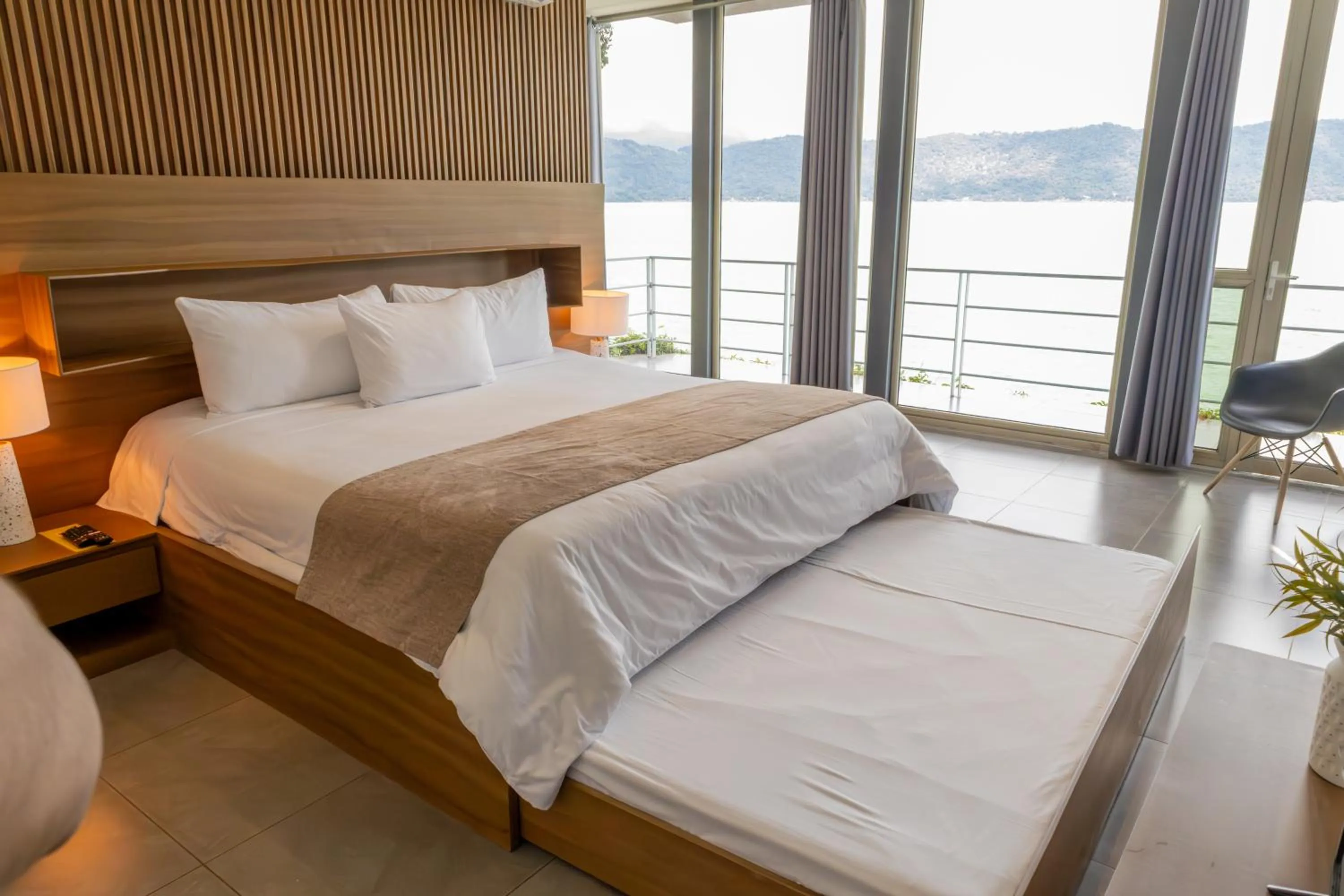 Bedroom, Bed in Cardedeu Residence Lago de Coatepeque