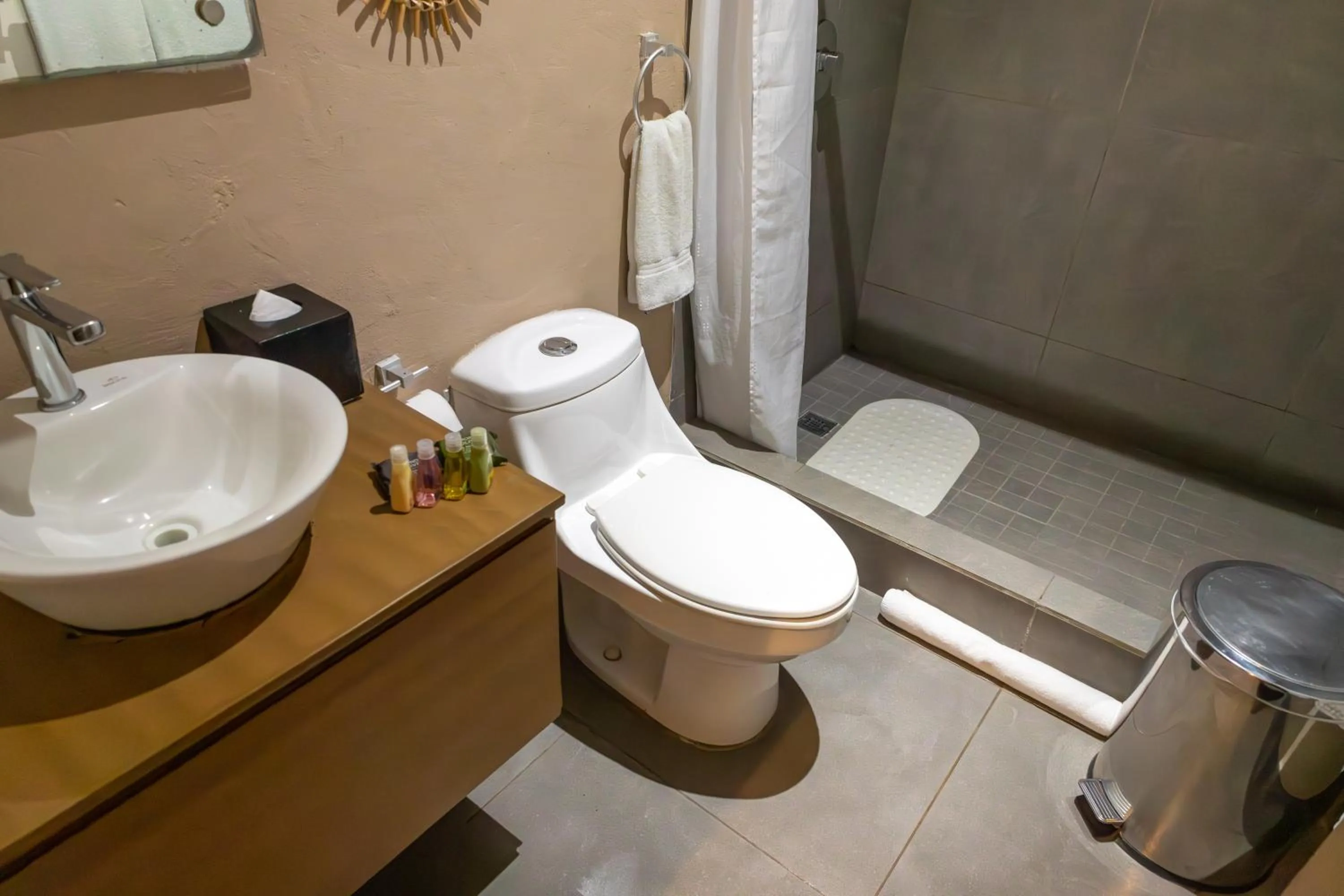Bathroom in Cardedeu Residence Lago de Coatepeque