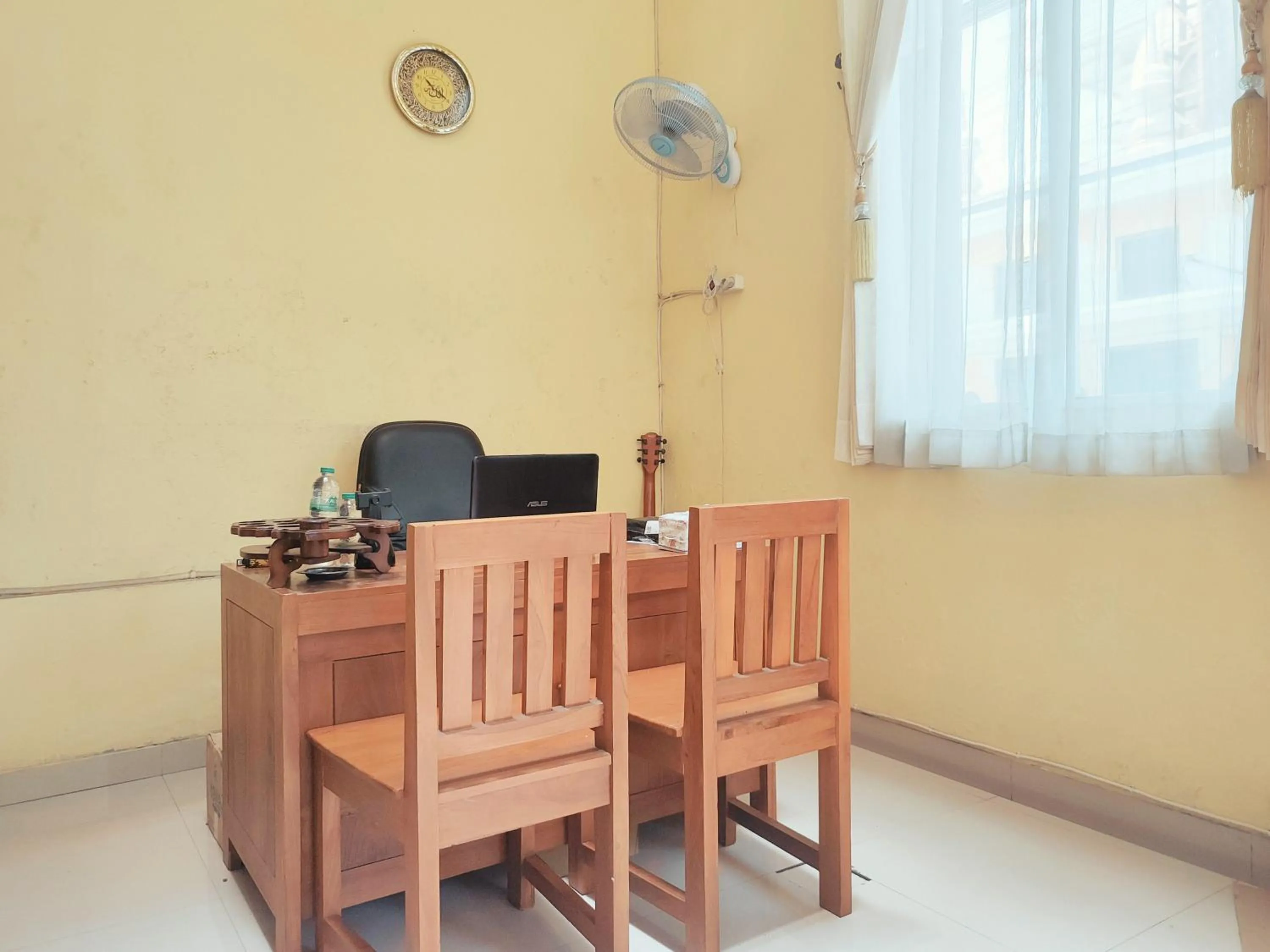 Lobby or reception in RedDoorz Near Exit Toll Banyumanik Semarang