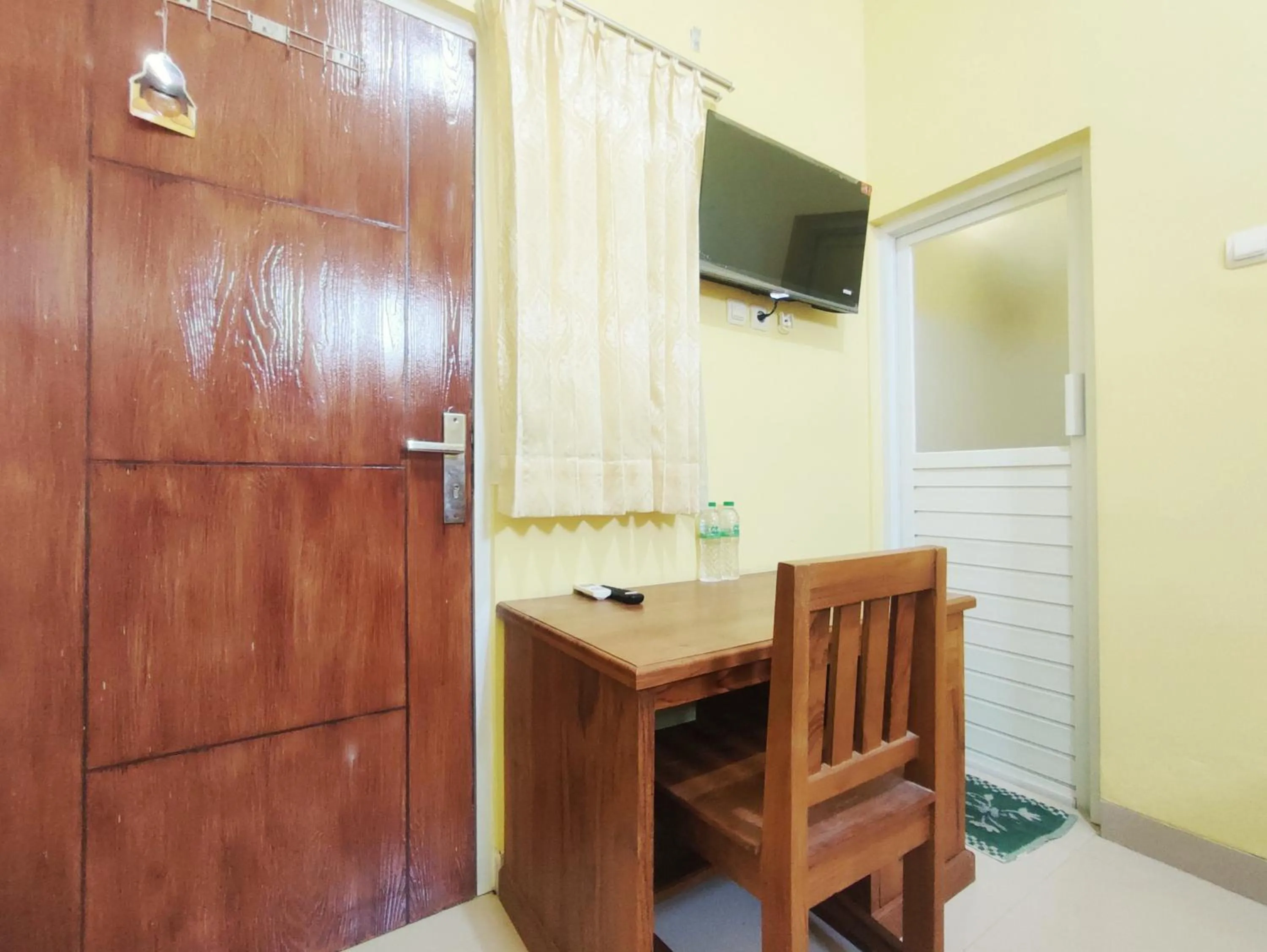 Property building in RedDoorz Near Exit Toll Banyumanik Semarang