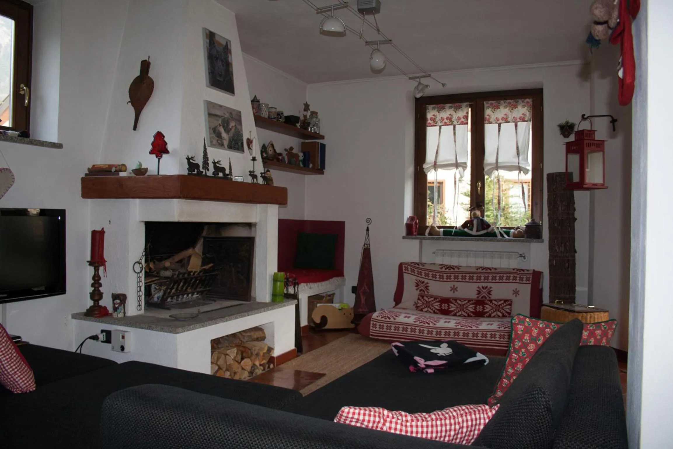 Communal lounge/ TV room in Trilly Bed & Breakfast