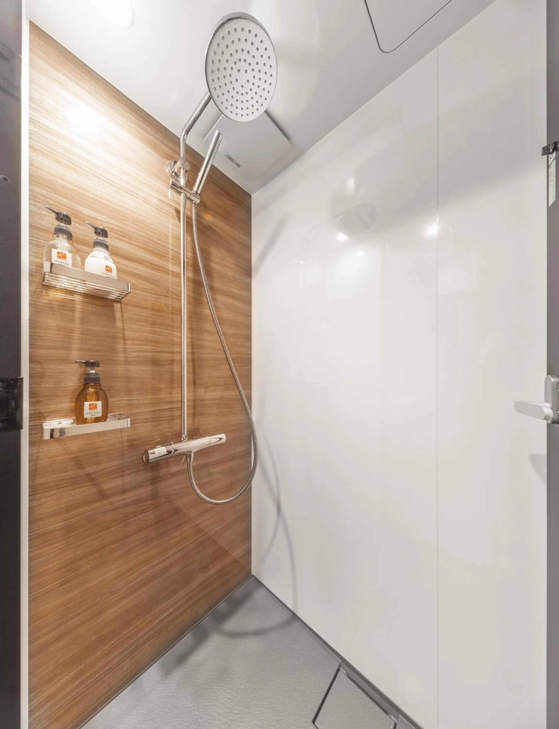 Shower in Apartment Hotel 11 Shinsaibashi 2