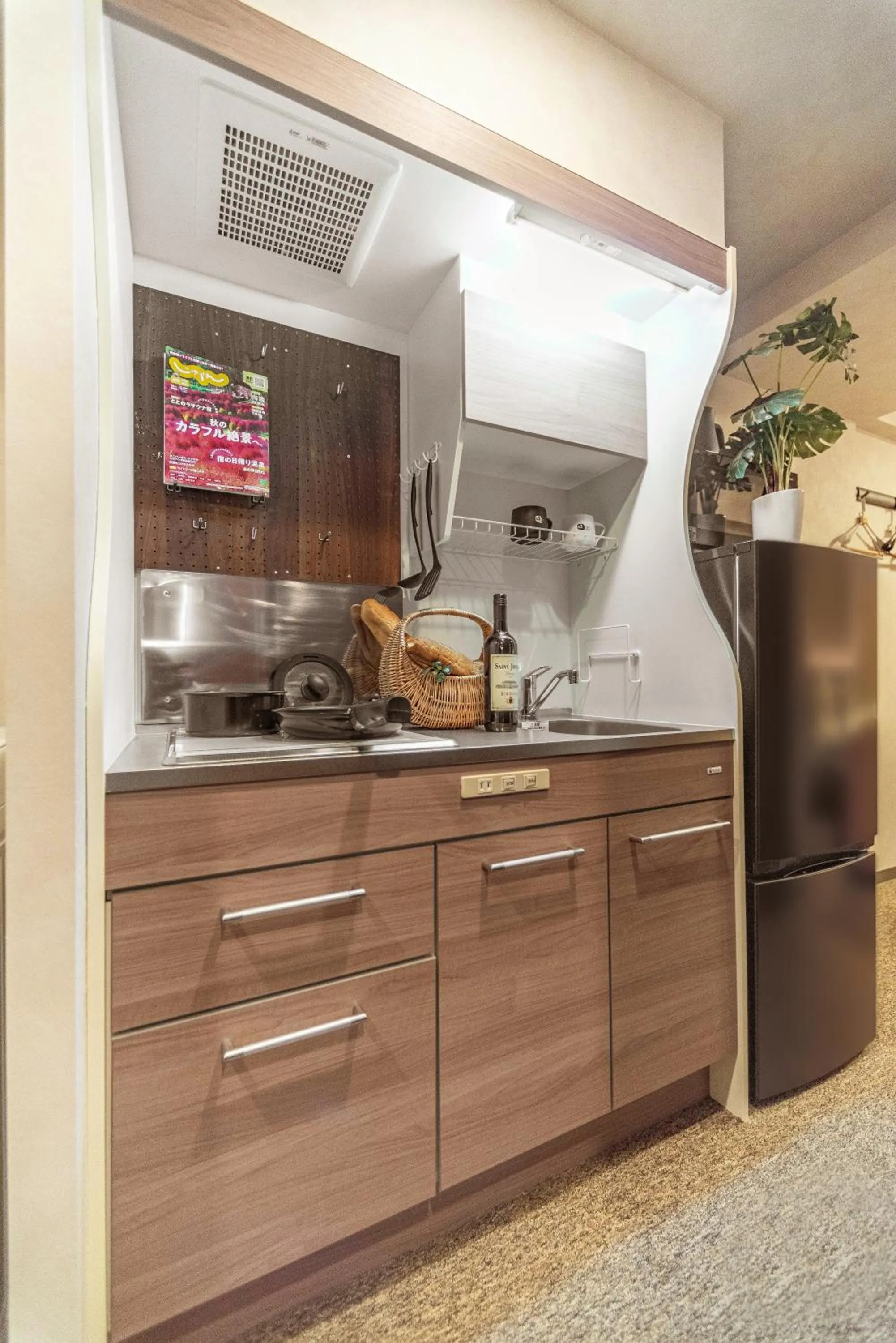 Kitchen or kitchenette in Apartment Hotel 11 Shinsaibashi 2