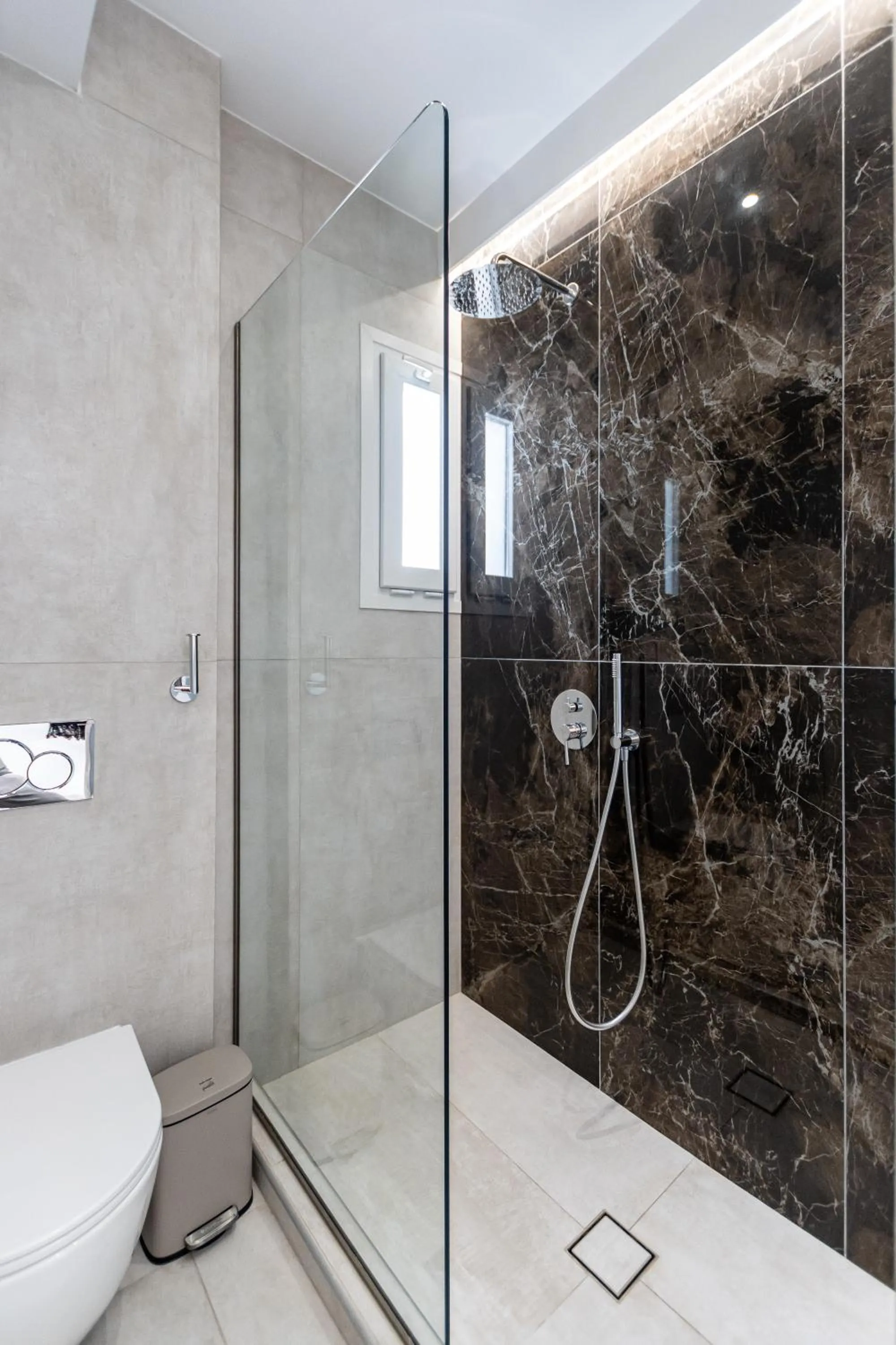 Shower in Golden Bird's