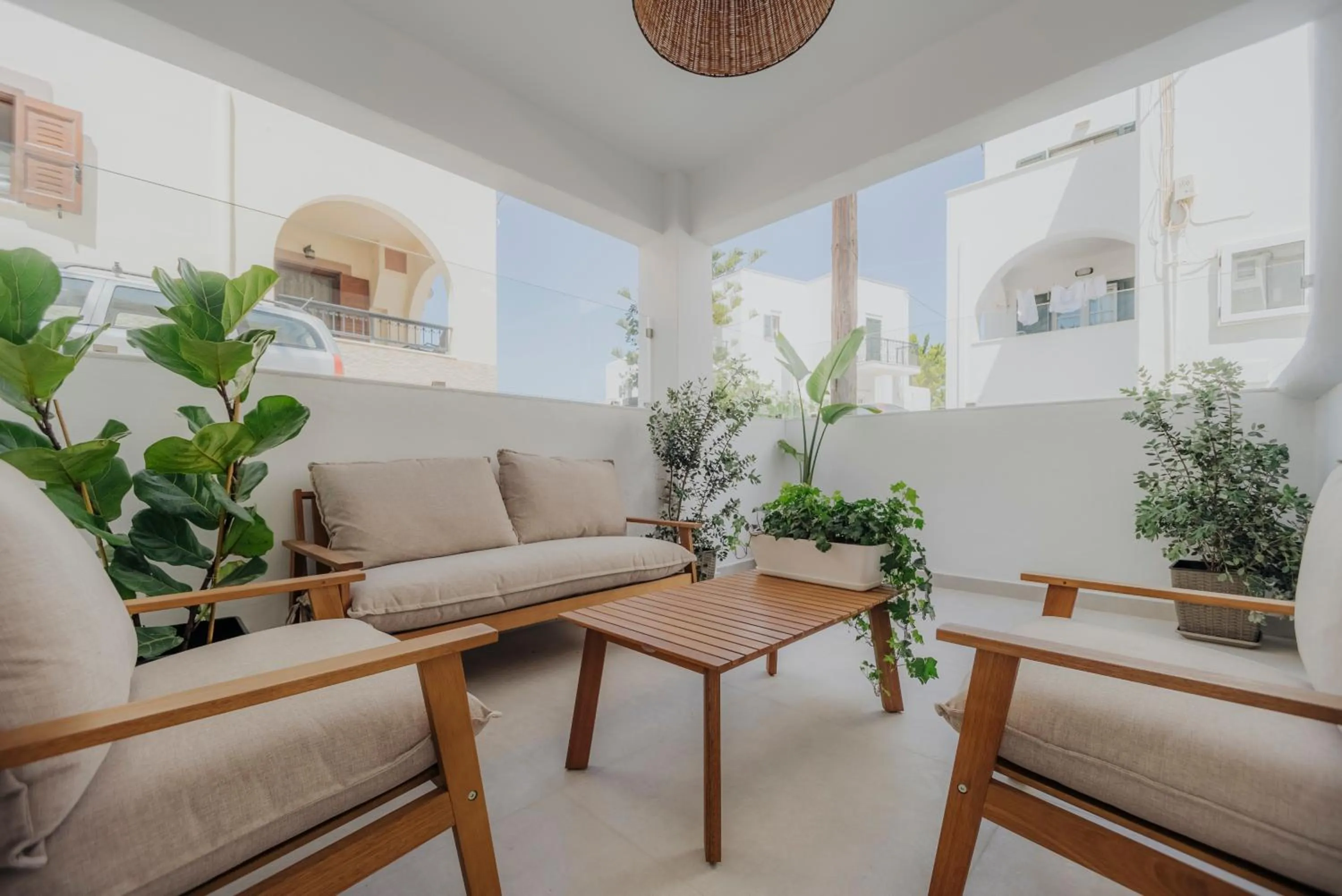 Patio in Golden Bird's