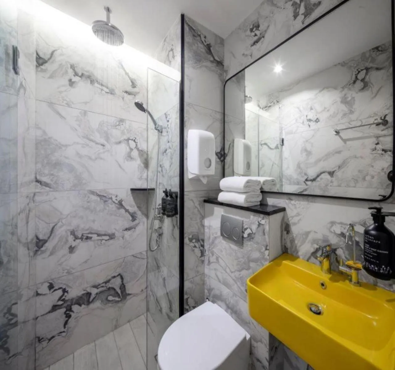 Bathroom in Hotel Mi Rochor