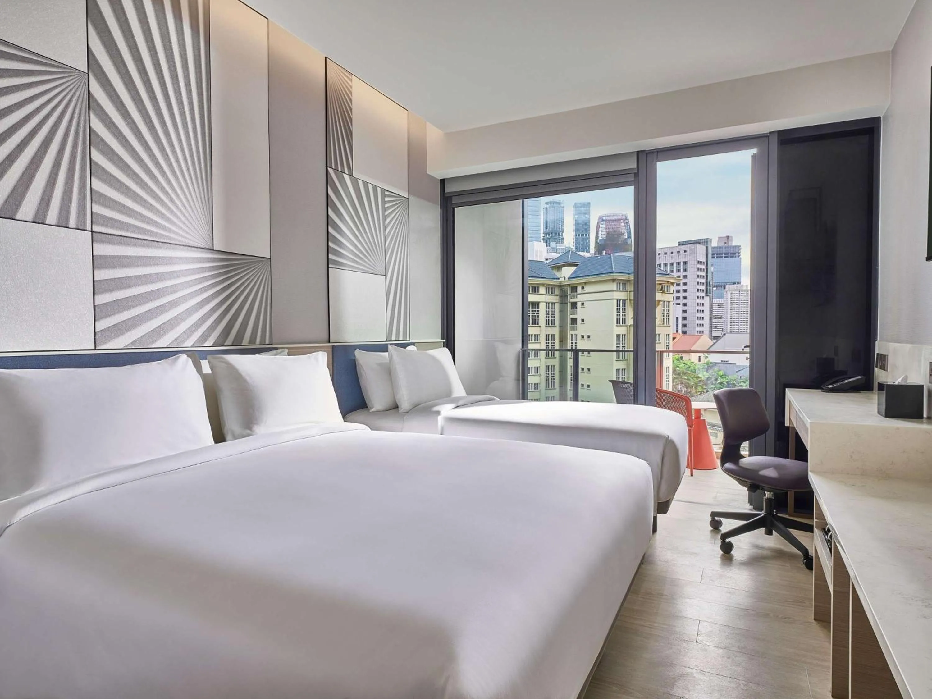 Deluxe Triple Room, 1 Double Bed and 1 Single Bed, Balcony in Mercure ICON Singapore City Centre