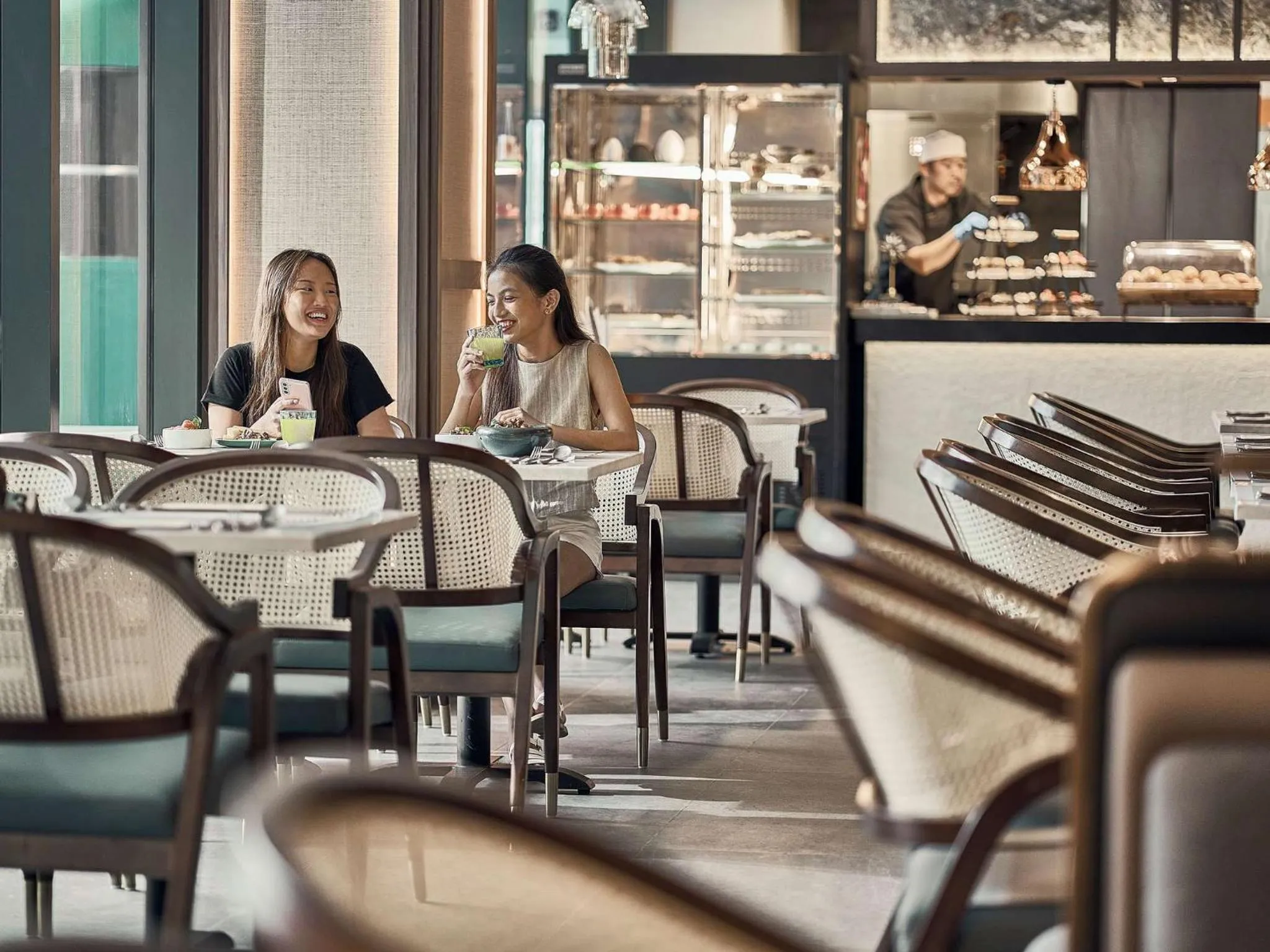 Restaurant/places to eat in Mercure ICON Singapore City Centre