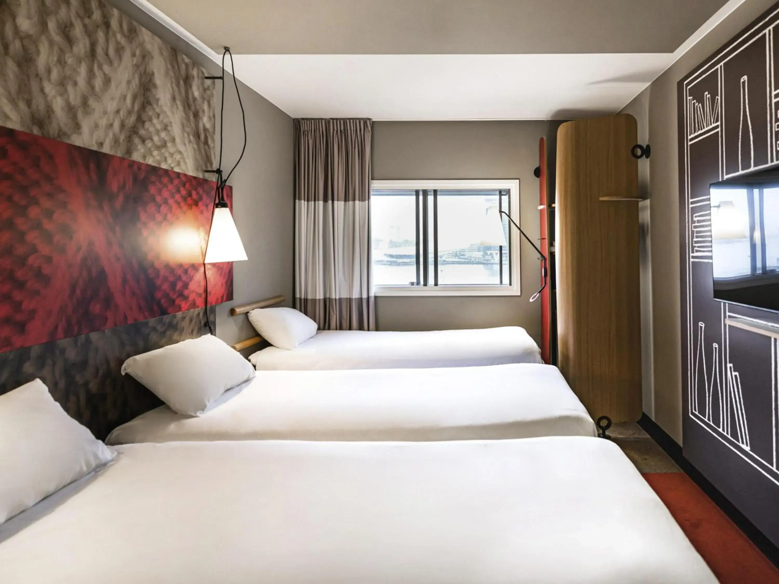 Bedroom, Bed in ibis Amsterdam Centre Bedroom, Bed in ibis Amsterdam Centre