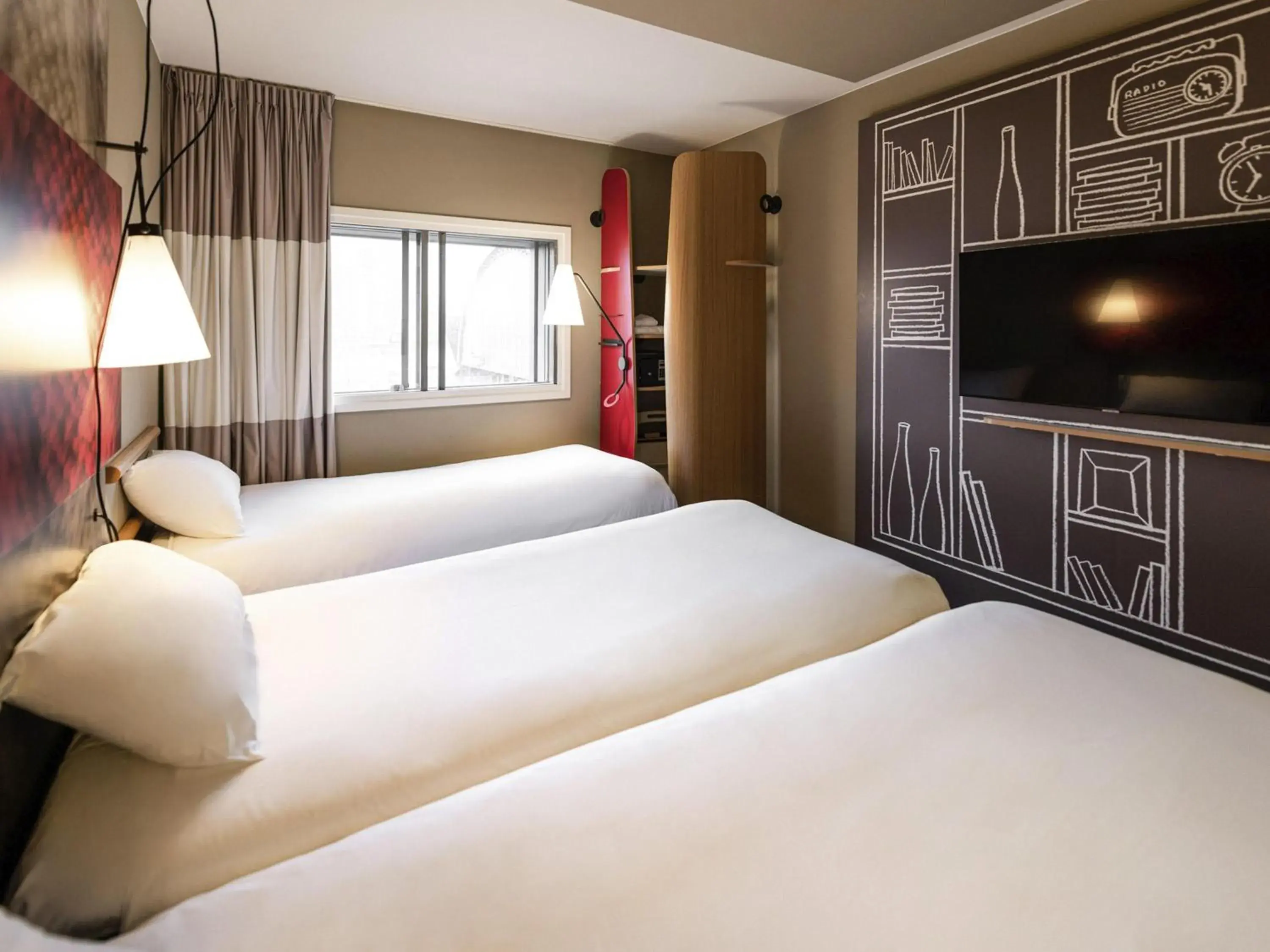 Bedroom, Bed in ibis Amsterdam Centre Bedroom, Bed in ibis Amsterdam Centre