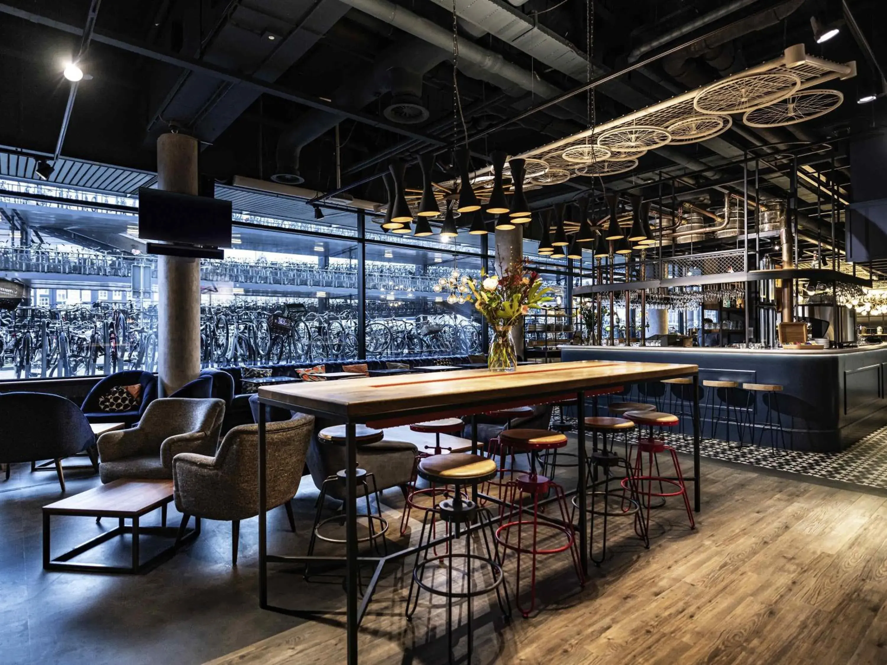 Lounge or bar in ibis Amsterdam Centre Lounge or bar in ibis Amsterdam Centre