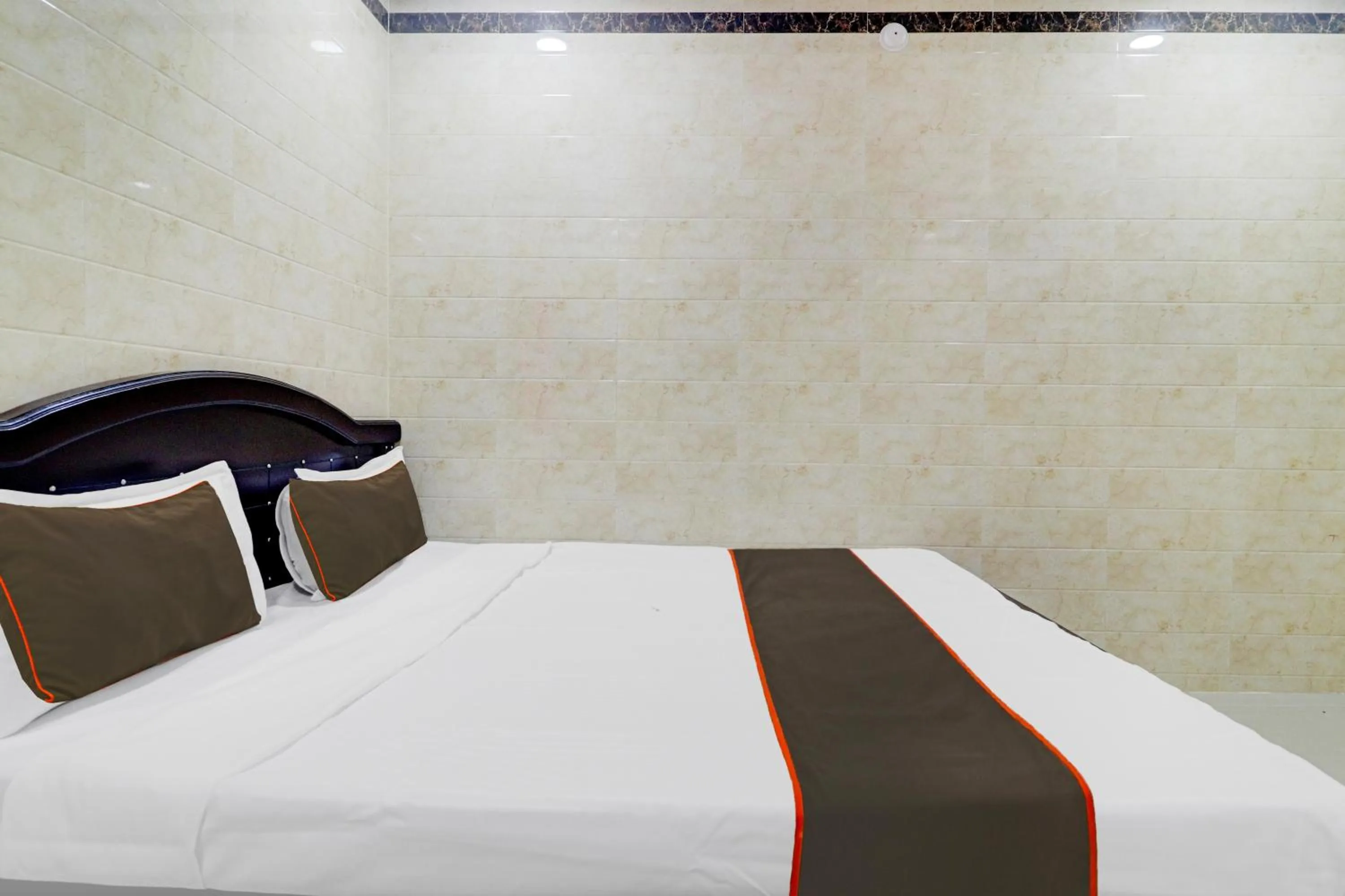 Bedroom, Bed in Hotel O New Hotel Aroma Classic