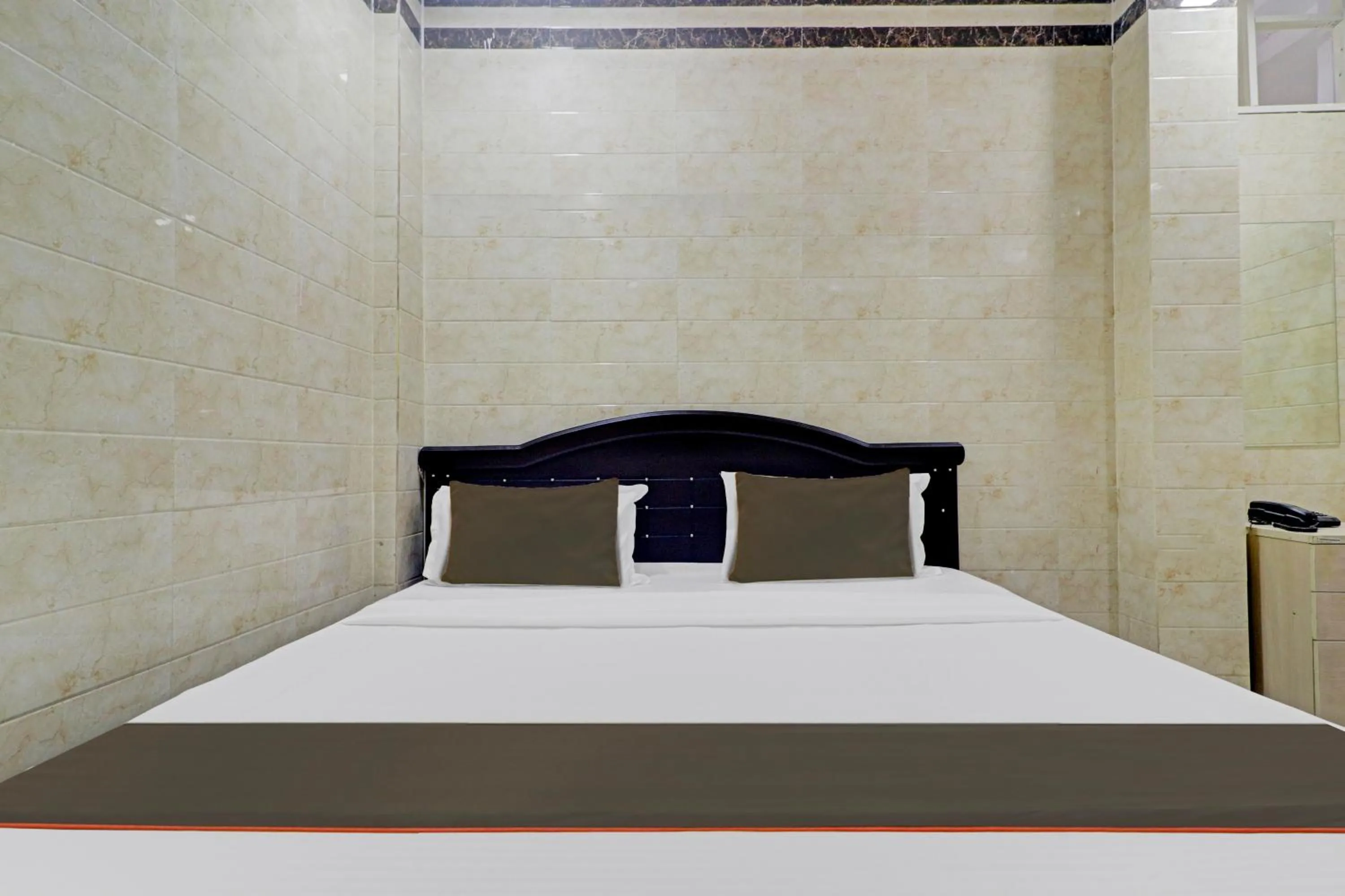 Bedroom, Bed in Hotel O New Hotel Aroma Classic