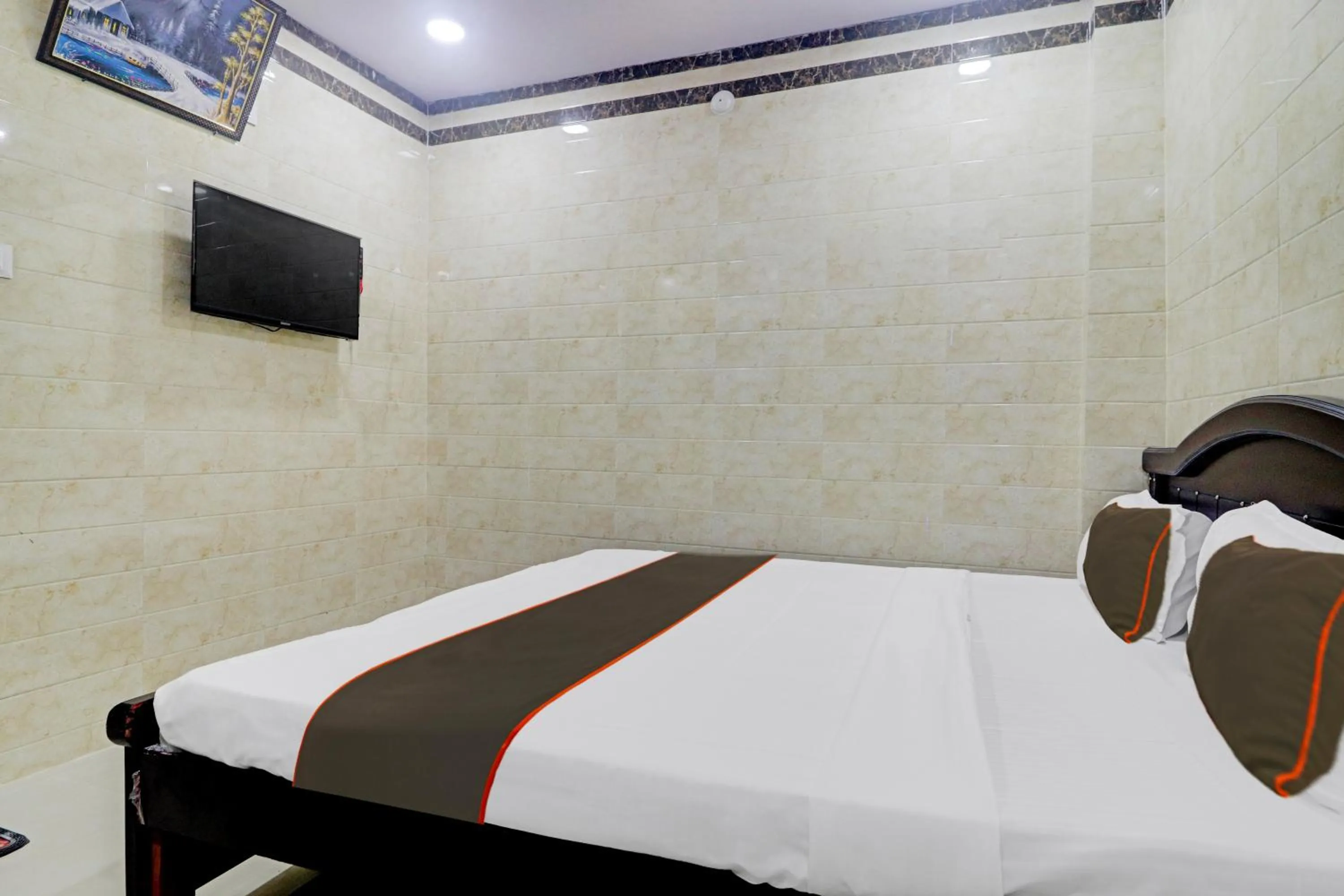 Bedroom, Bed in Hotel O New Hotel Aroma Classic