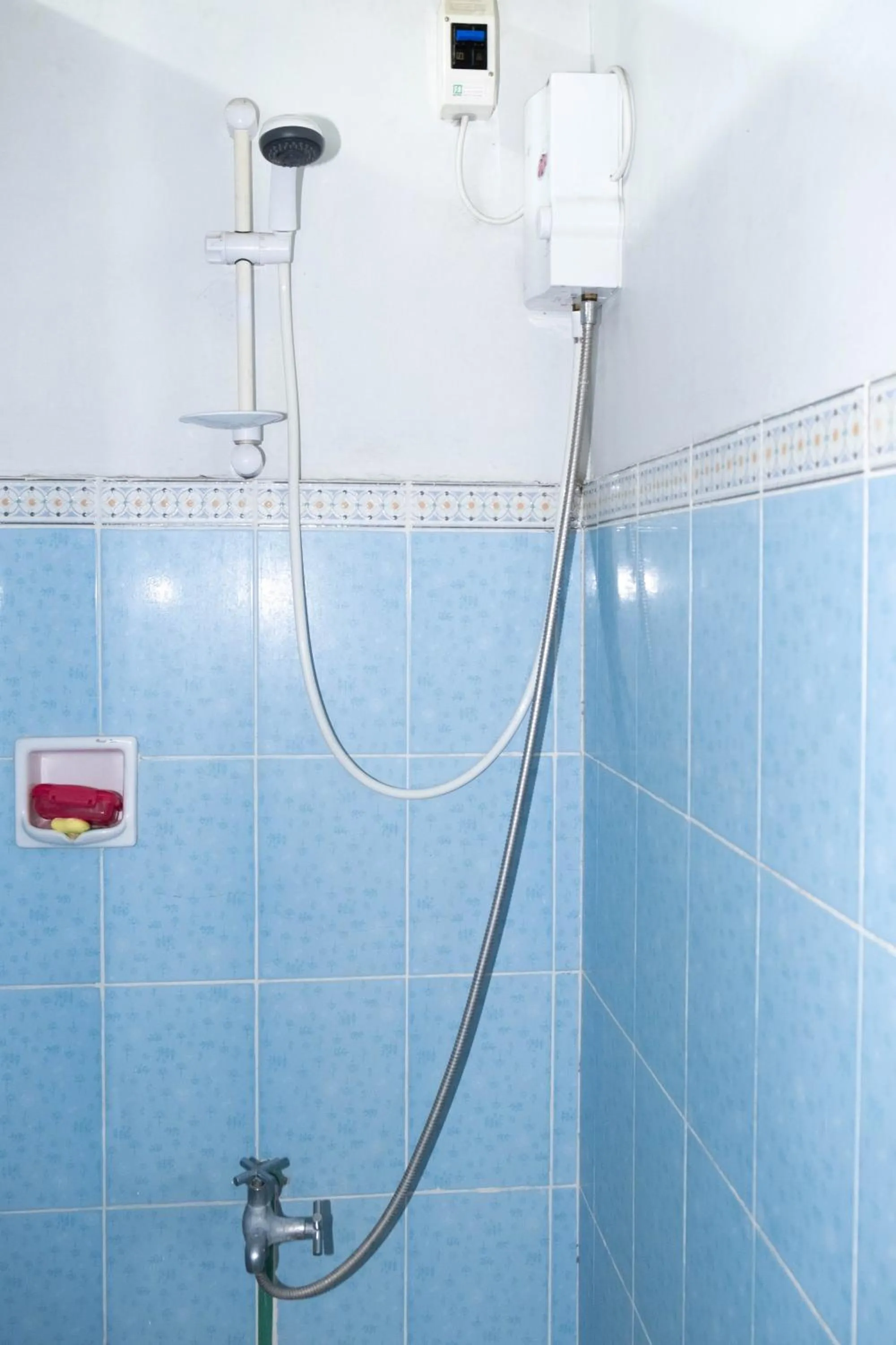 Shower in D Guest House Ilocos