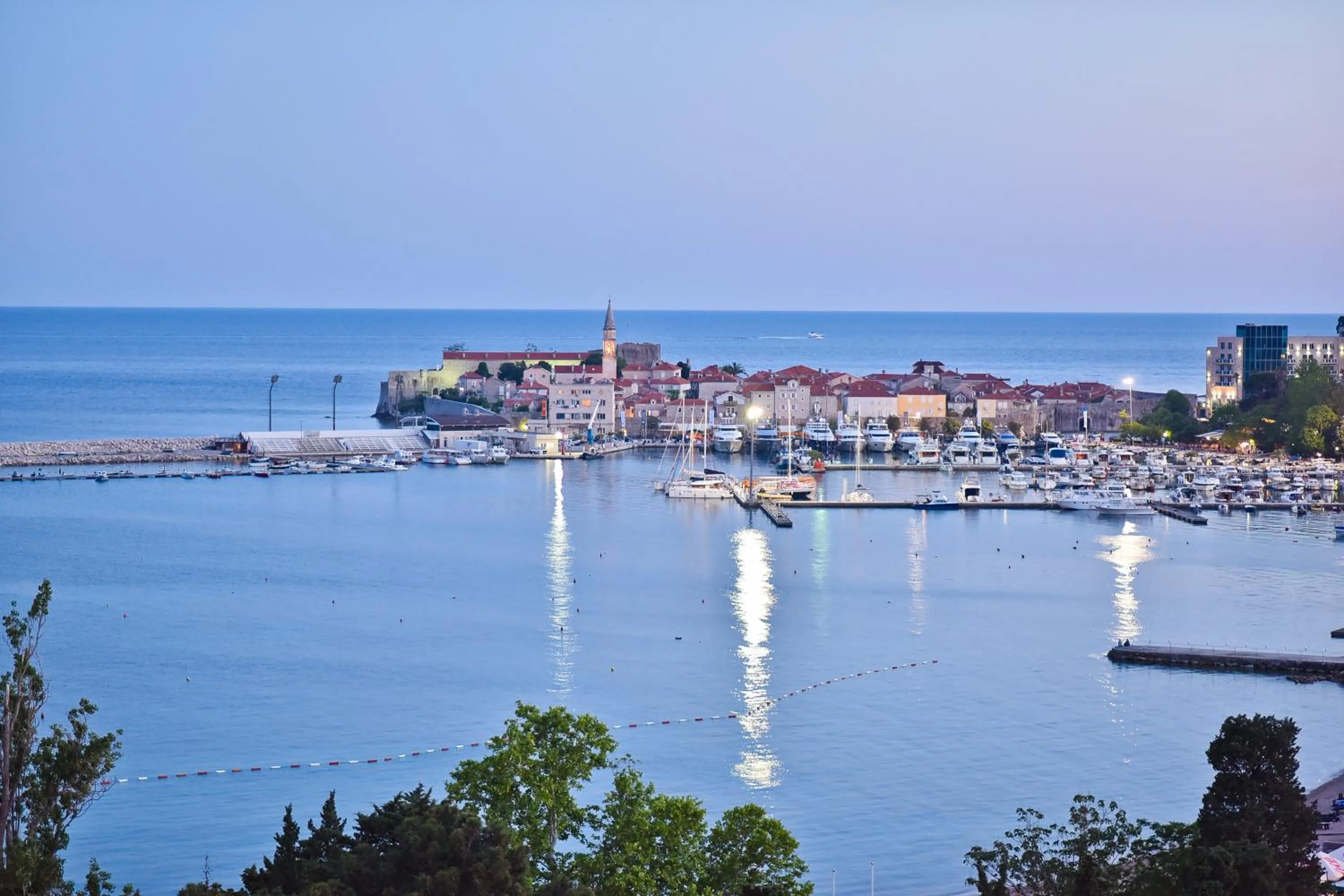 Sunset in Lux Apartments Sunrior