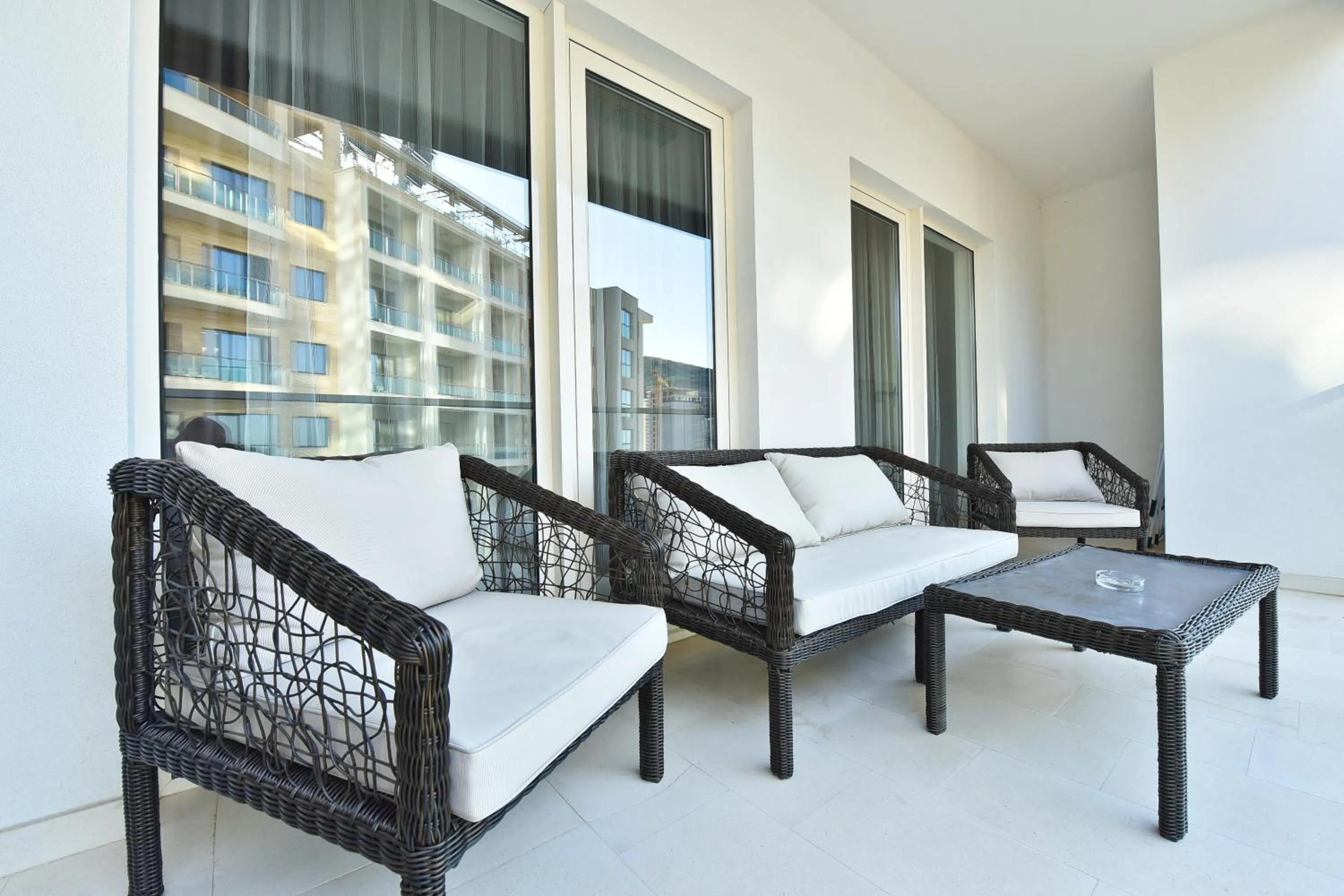 Area and facilities in Lux Apartments Sunrior