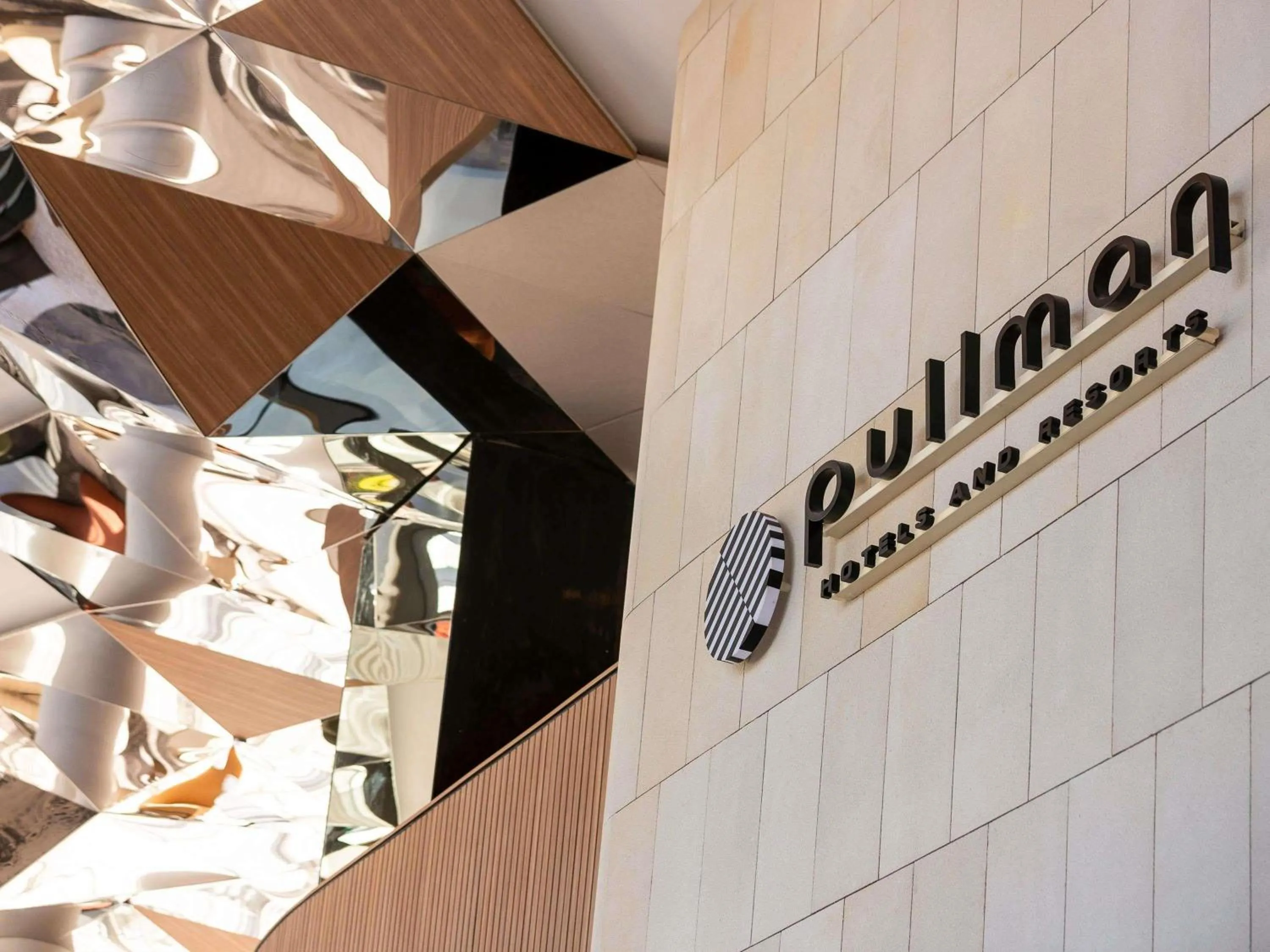 Property building in Pullman Sydney Penrith