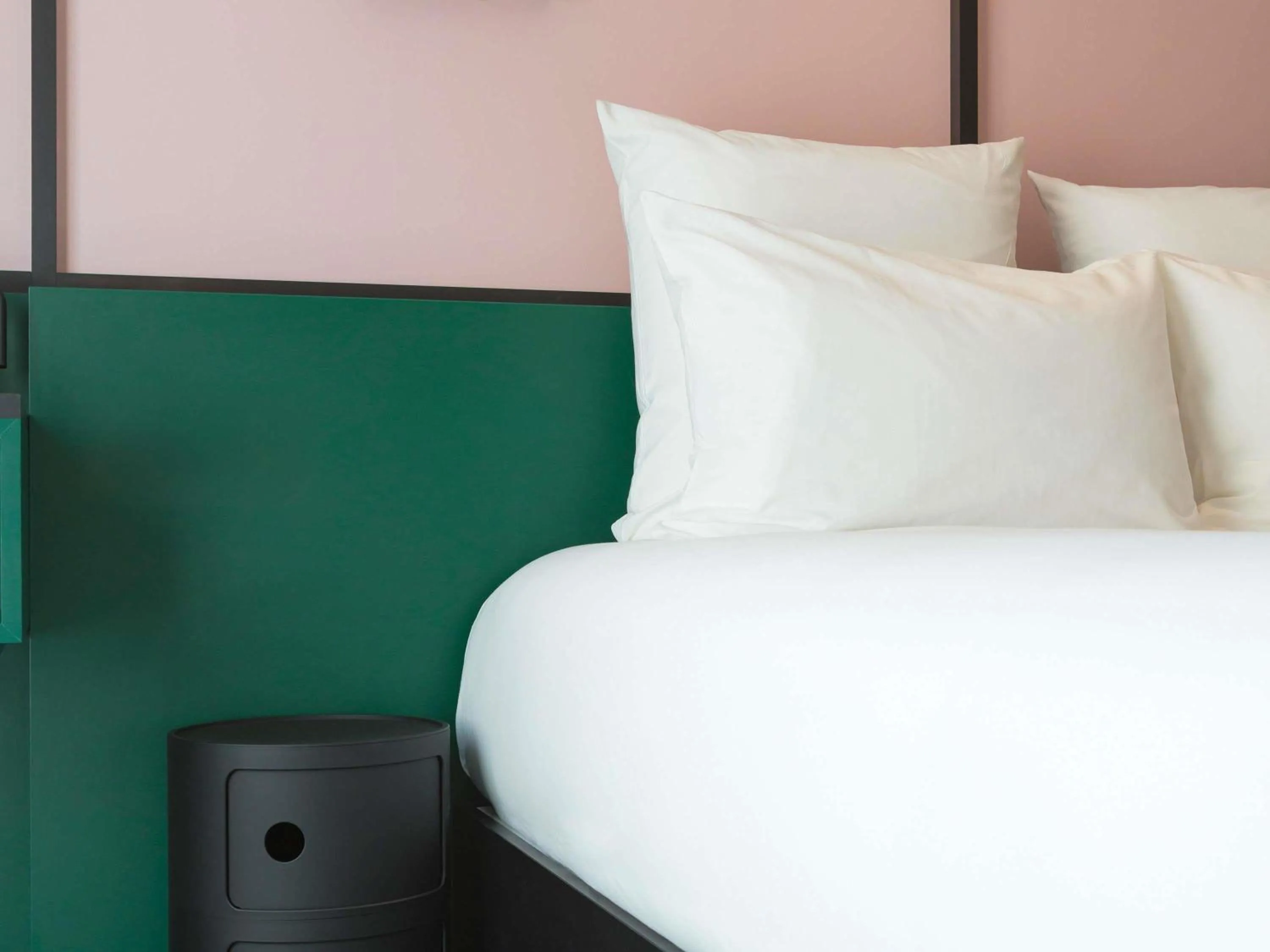 Bedroom, Bed in TRIBE Lyon Croix Rousse