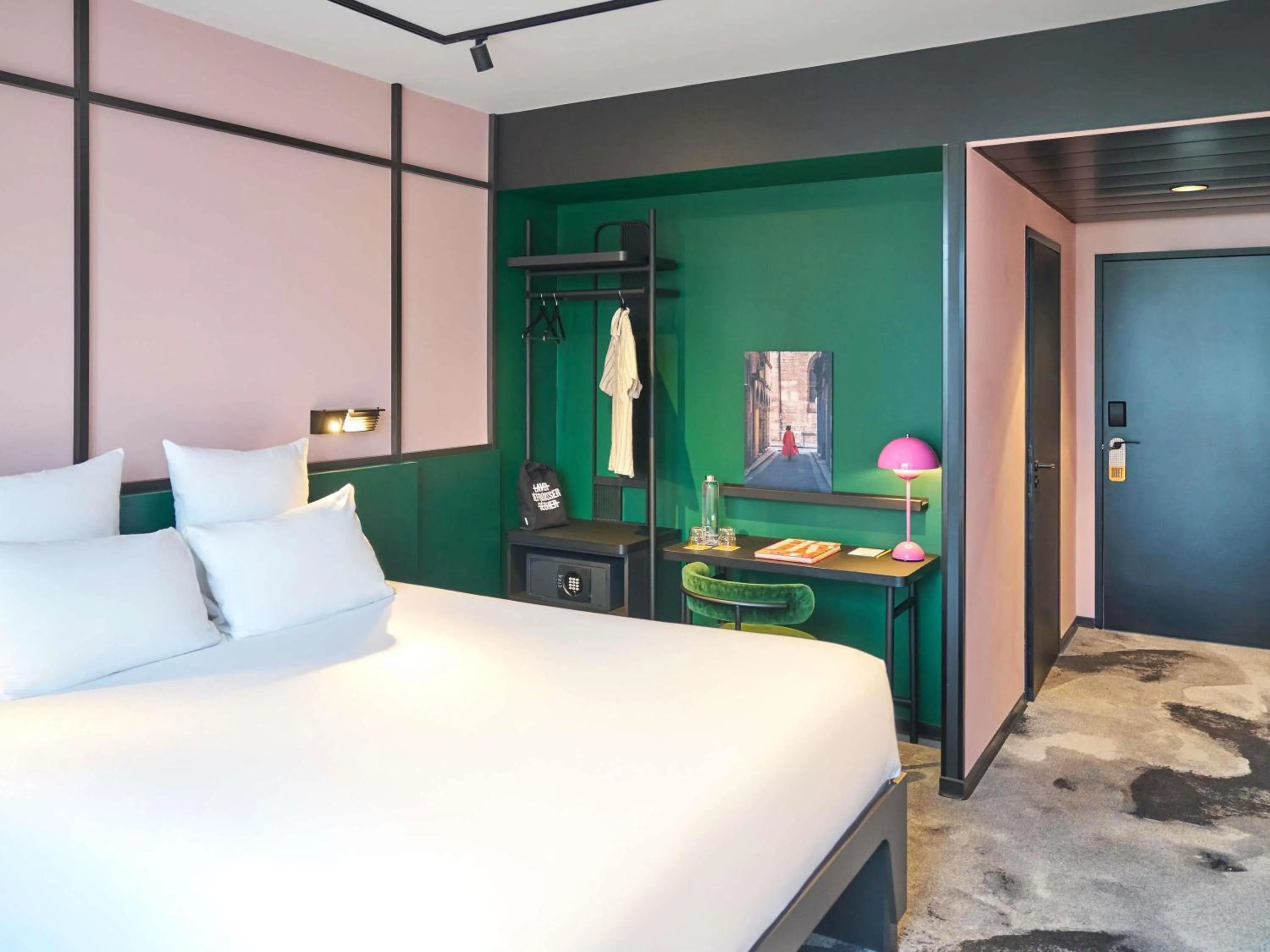 Bedroom, Bed in TRIBE Lyon Croix Rousse