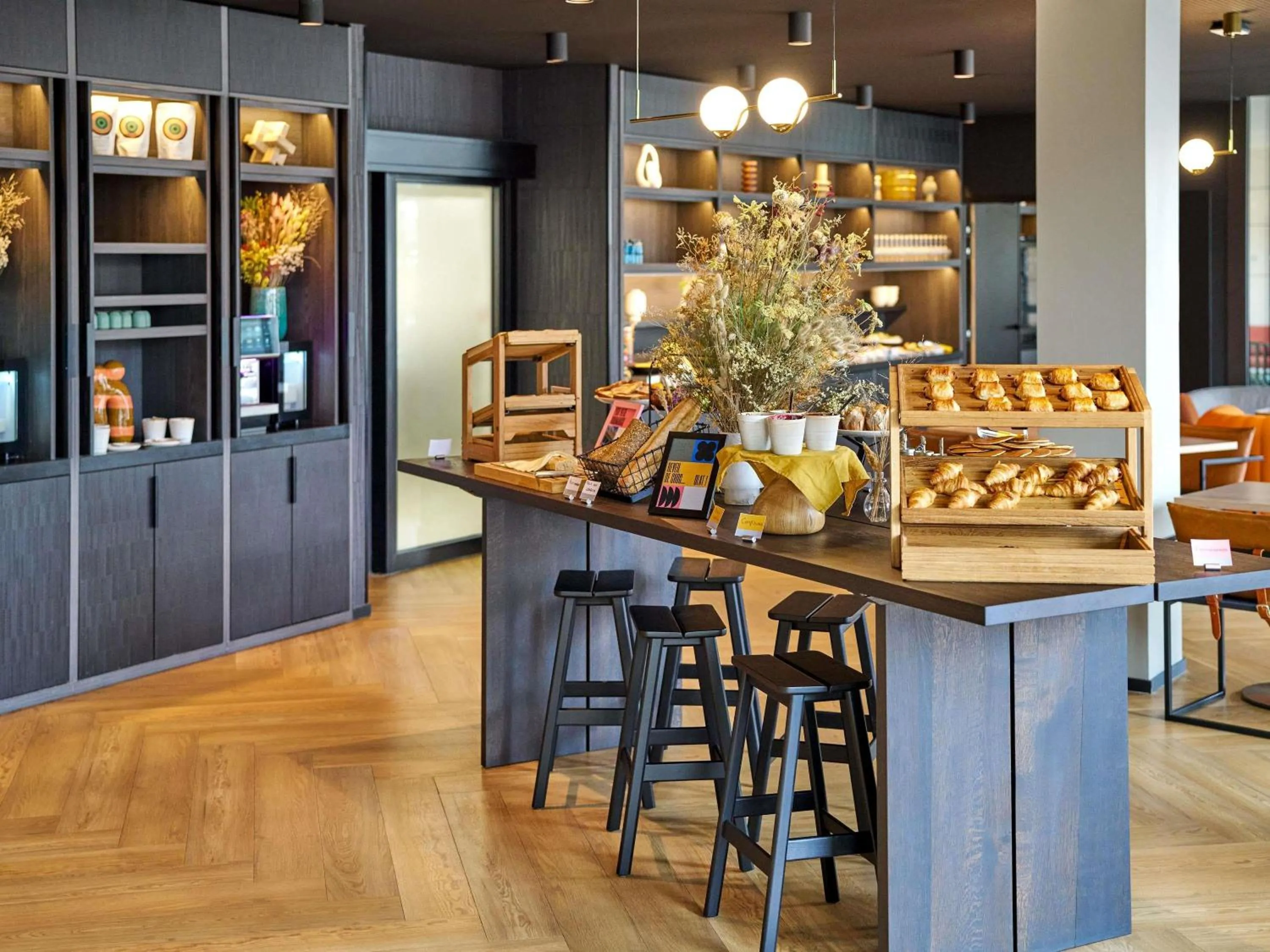 Restaurant/places to eat in TRIBE Lyon Croix Rousse