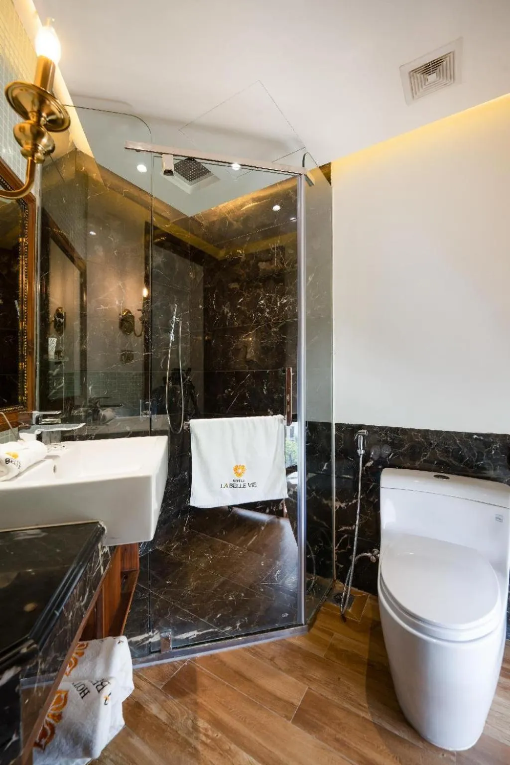 Shower in La Belle Vie Boutique Hotel