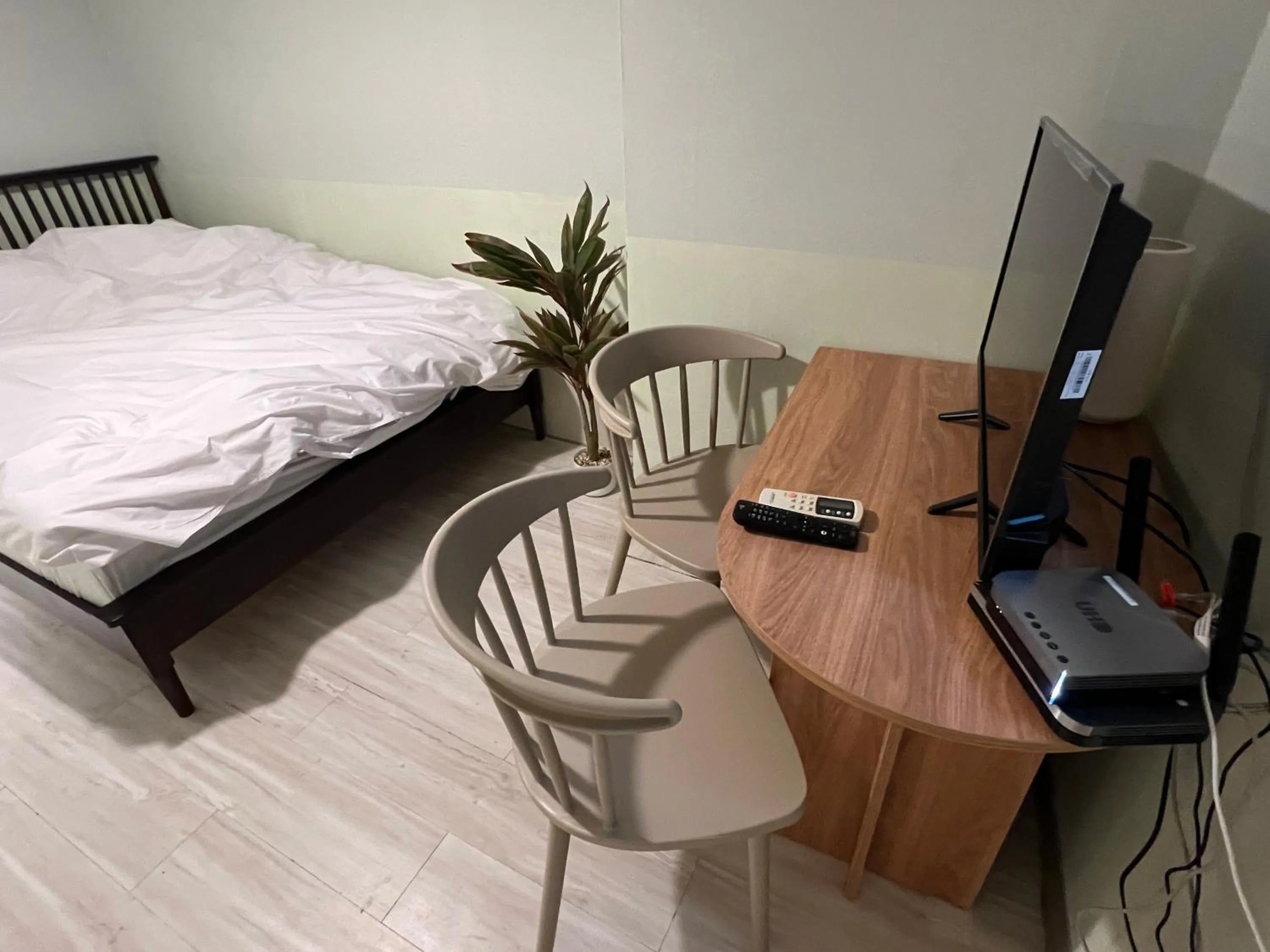 hair dresser, Bed in Jnineguesthouse