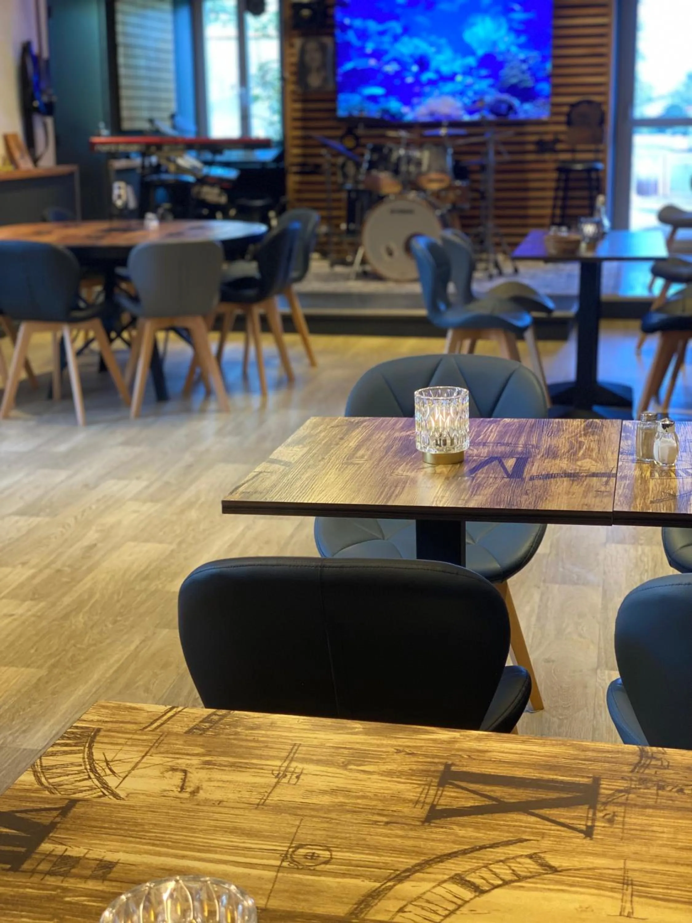 Restaurant/places to eat in Le 120 - Groupe Logis Hotels - Ex Auberge la Terrasse