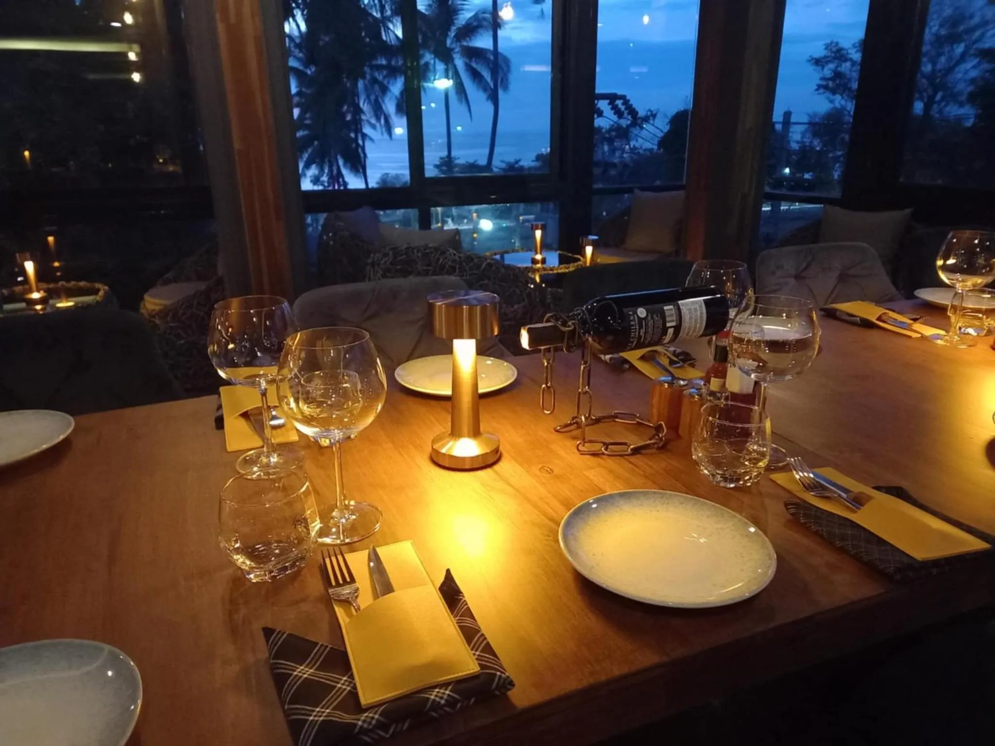 Restaurant/places to eat in Kata Villa Merit Hill Bungalows