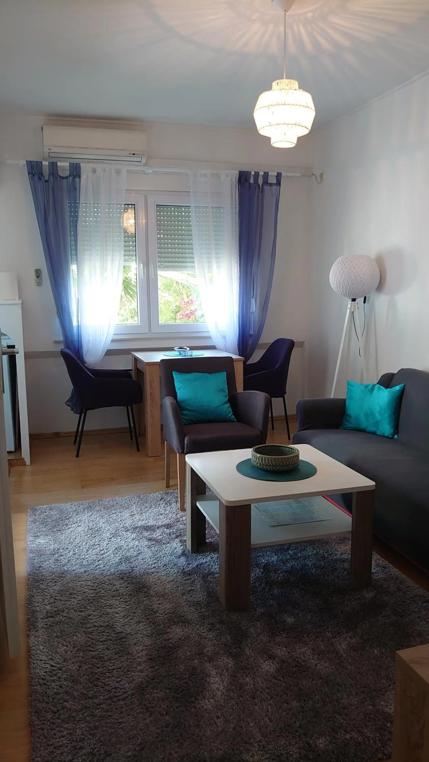 Living room in Apartments Tulipan - with free private parking garage
