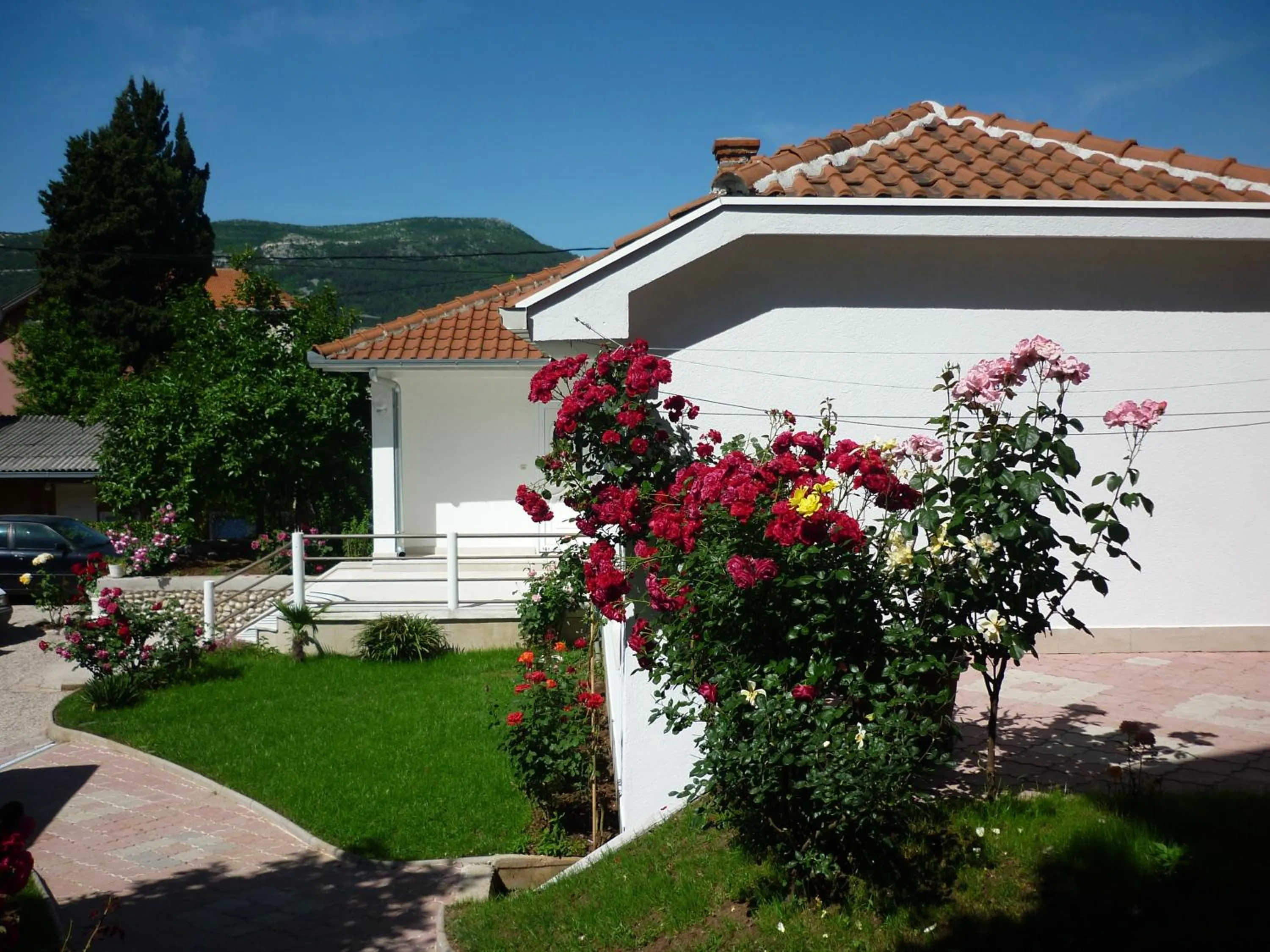 Facade/entrance in Apartments Tulipan - with free private parking garage