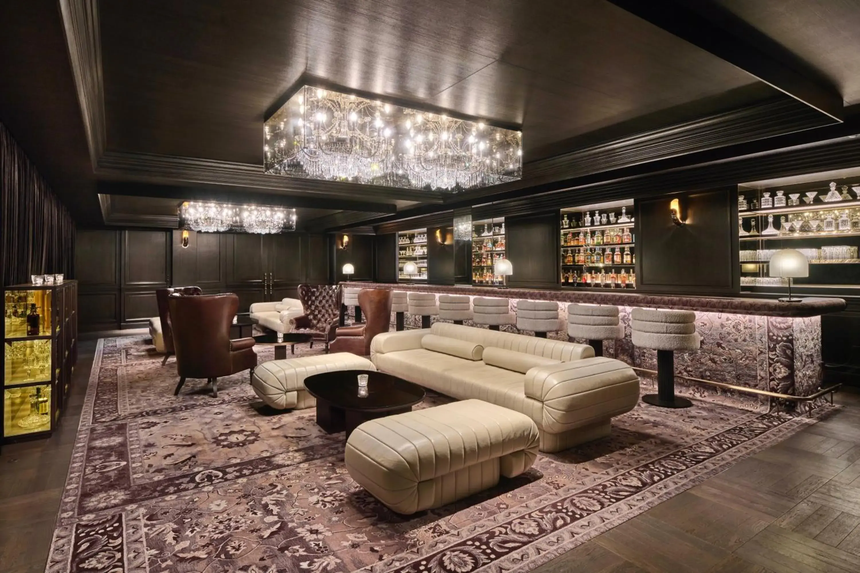Lounge or bar in Kimpton Qiantan Shanghai by IHG Lounge or bar in Kimpton Qiantan Shanghai by IHG