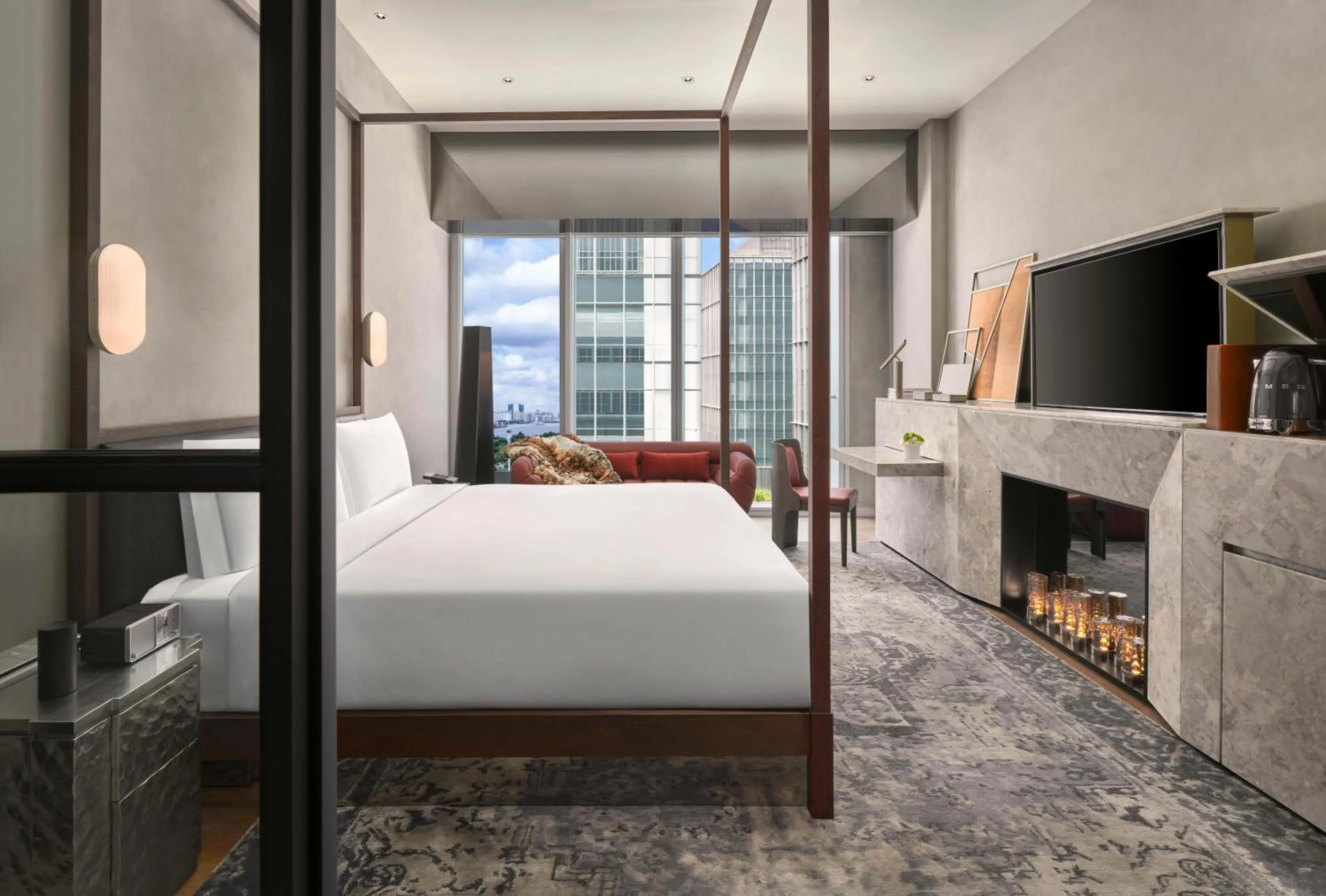 Photo of the whole room, Bed in Kimpton Qiantan Shanghai by IHG