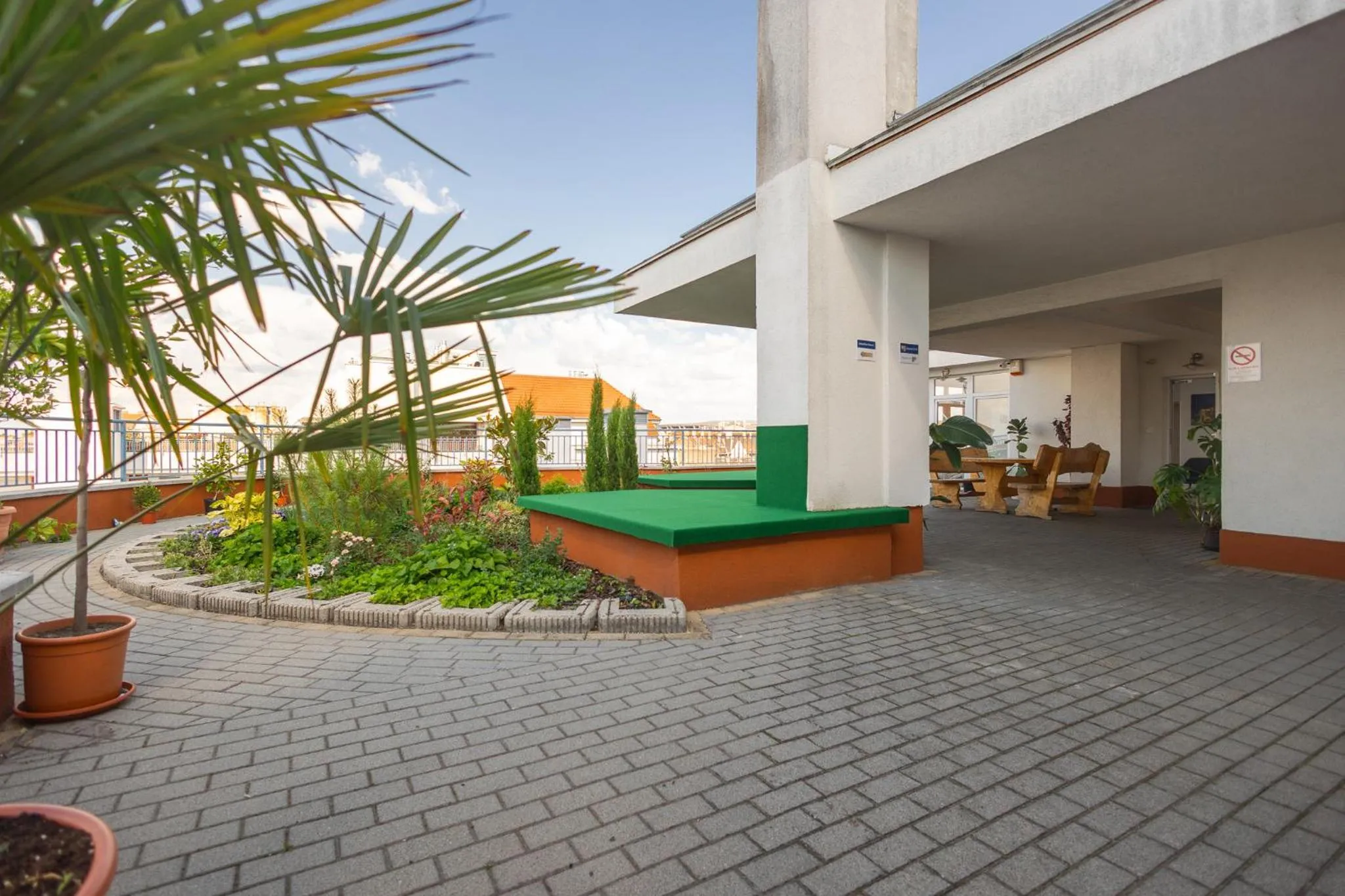 Garden in Rooftop City Residence