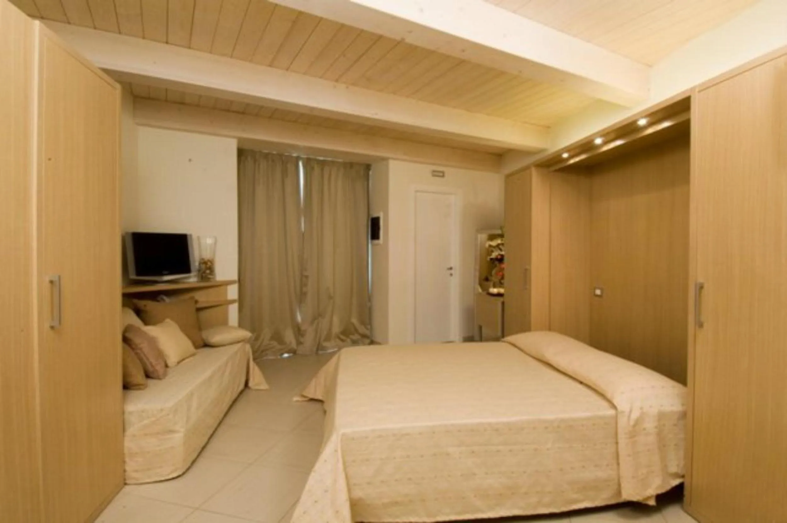 Decorative detail in Hotel Continental & Residence