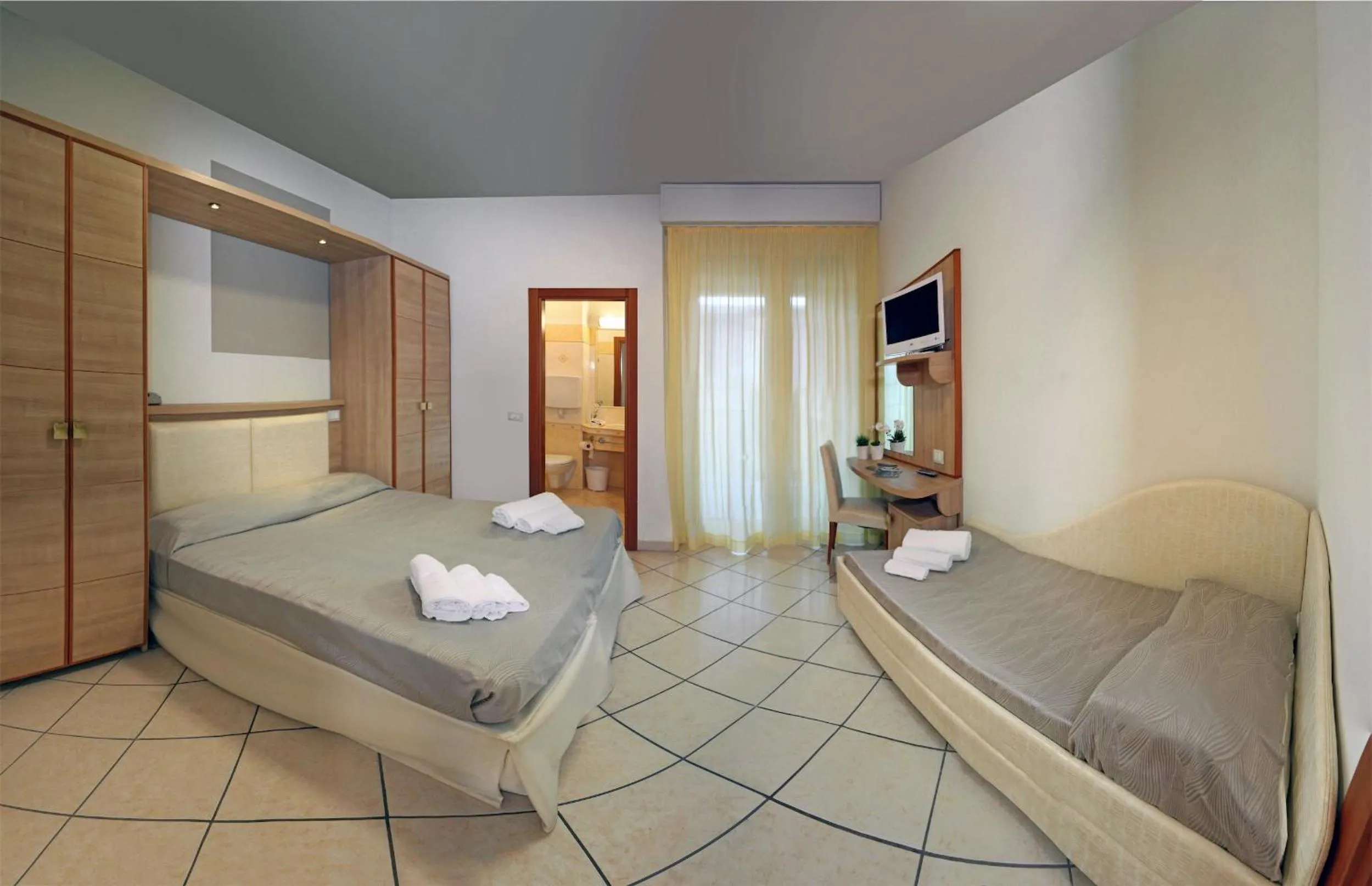 Photo of the whole room in Hotel Continental & Residence