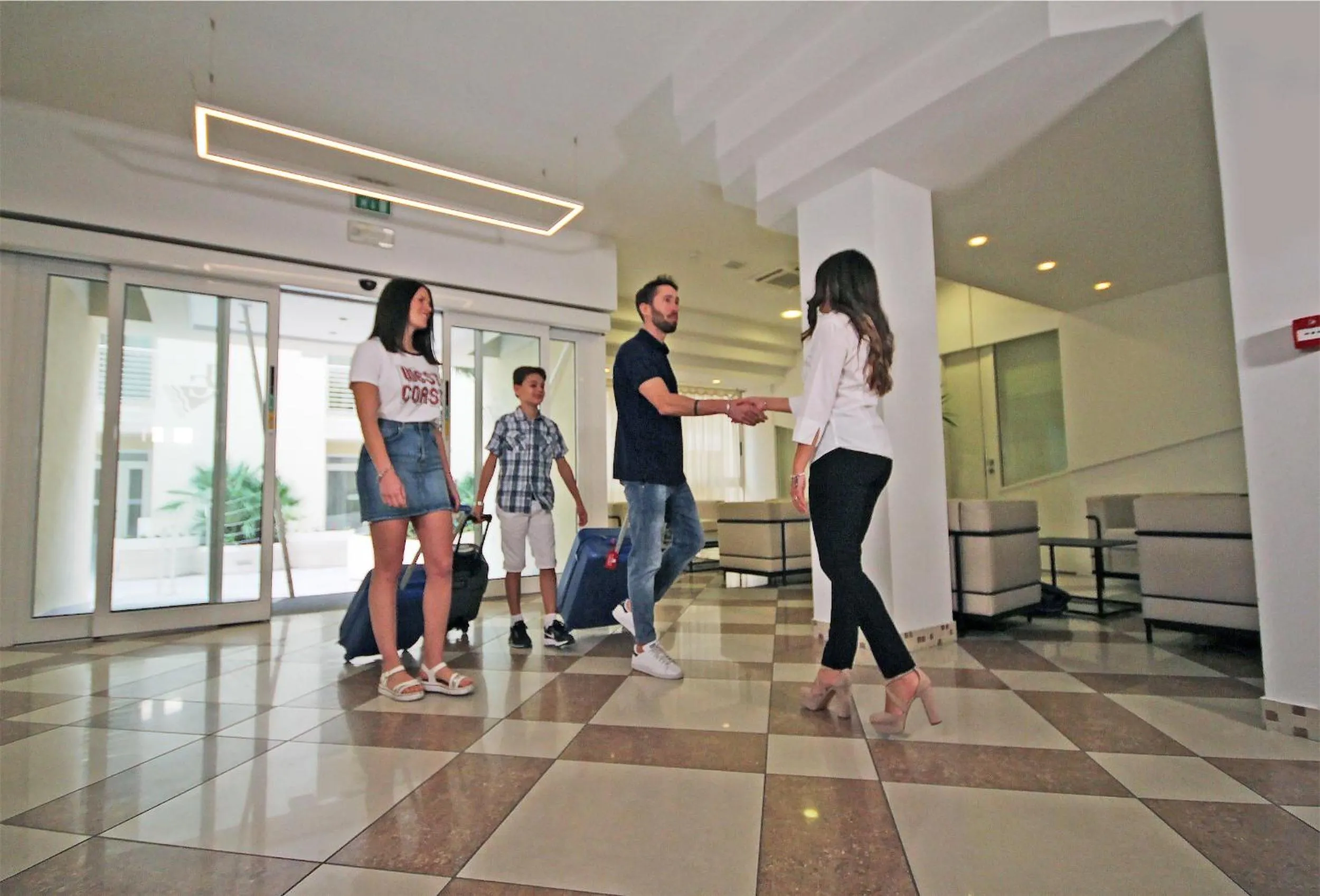 People in Hotel Continental & Residence