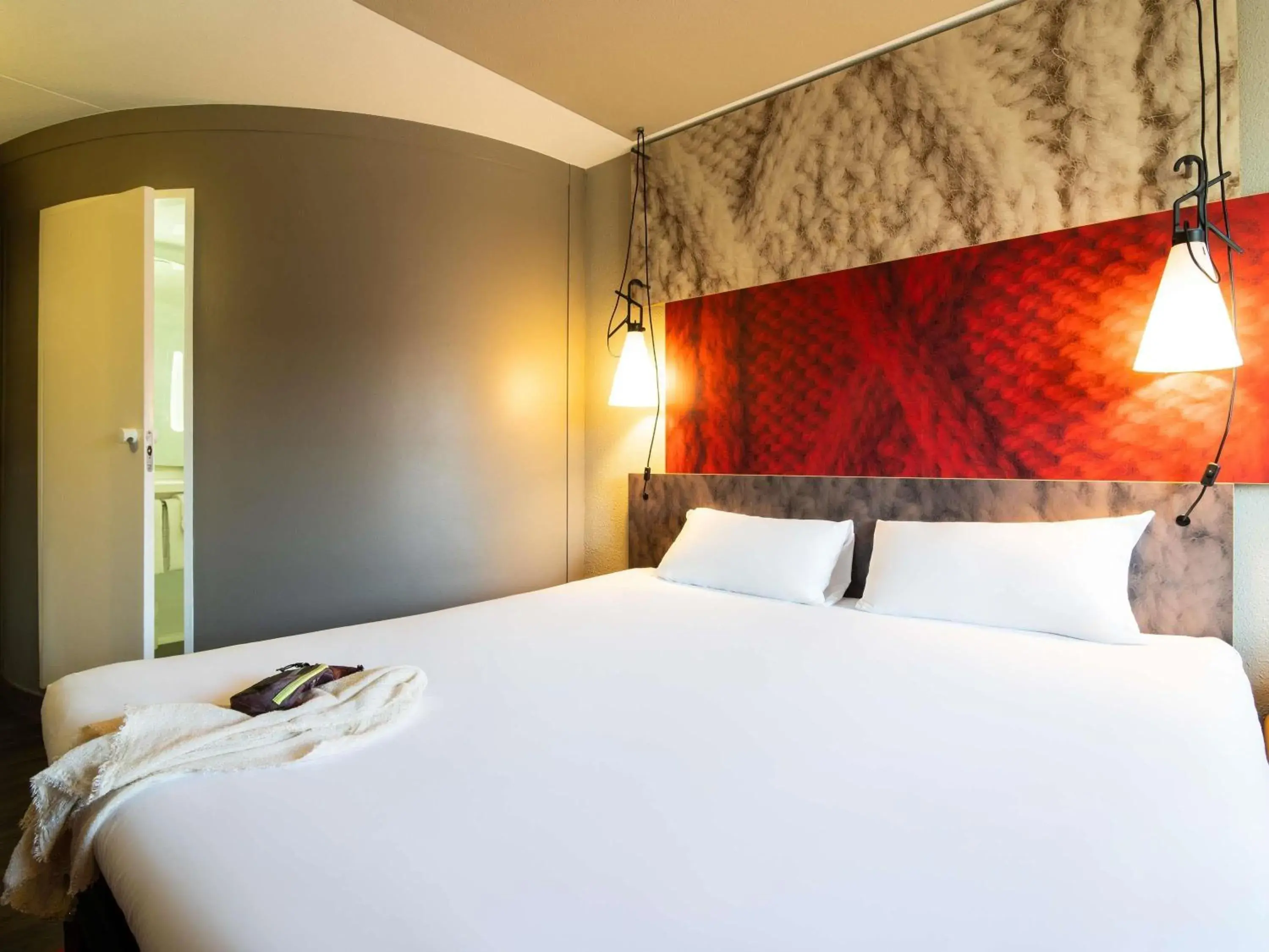 Bedroom, Bed in ibis Amsterdam Centre Stopera Bedroom, Bed in ibis Amsterdam Centre Stopera